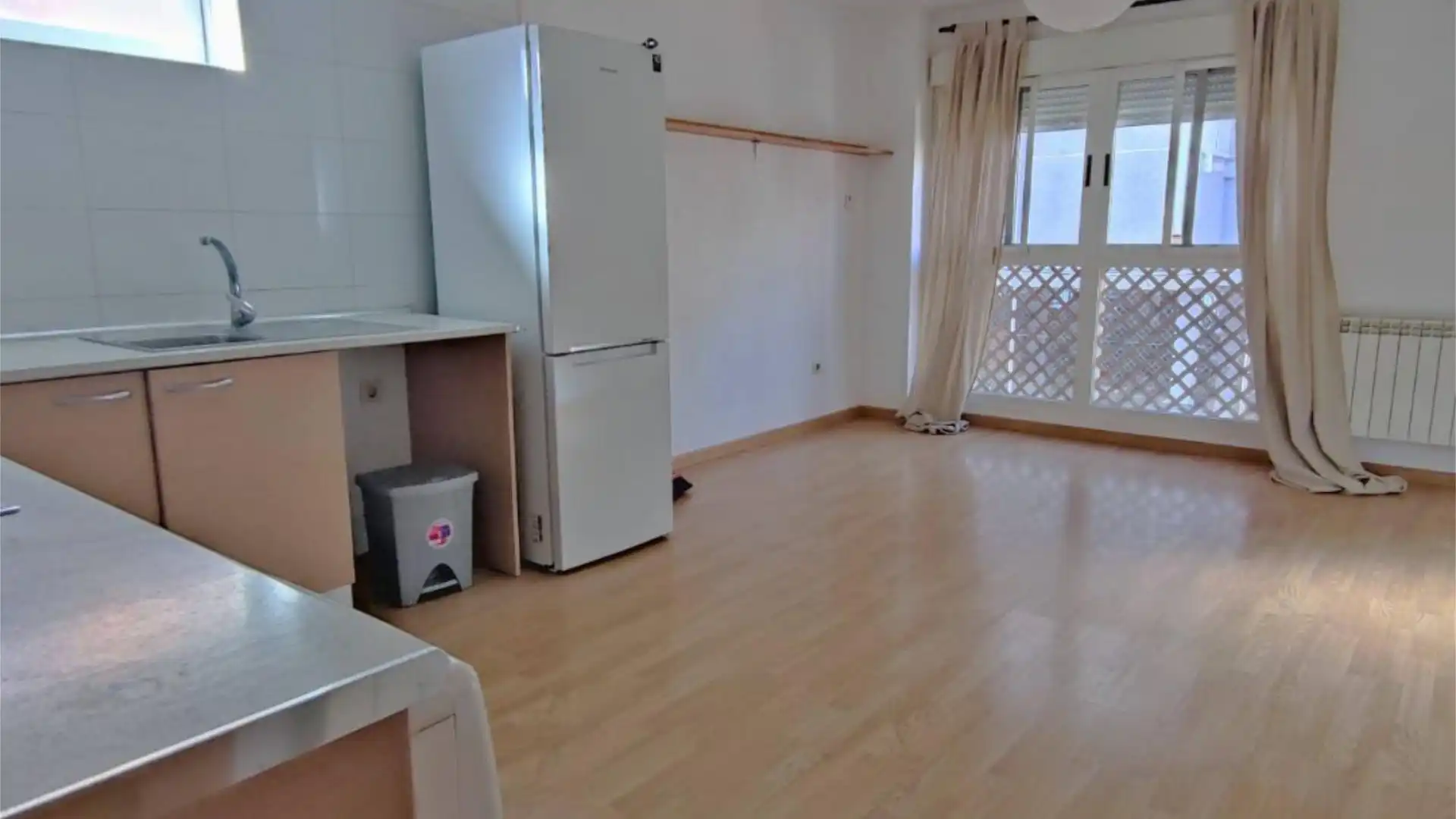 Piso en venta en Calle Colmenarejo, 14, Casco Antiguo Cocina de Piso en venta en Galapagar con Calefacción, Parquet y Horno