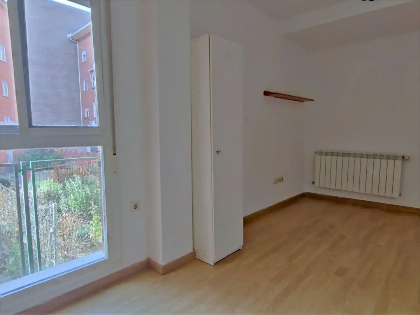 Piso en venta en Calle Colmenarejo, 14, Casco Antiguo Habitación de Piso en venta en Galapagar con Calefacción, Parquet y Horno