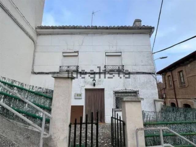 Casa adosada en Venta en Calle Damiana Siguenza, 1 en Encinas de Esgueva