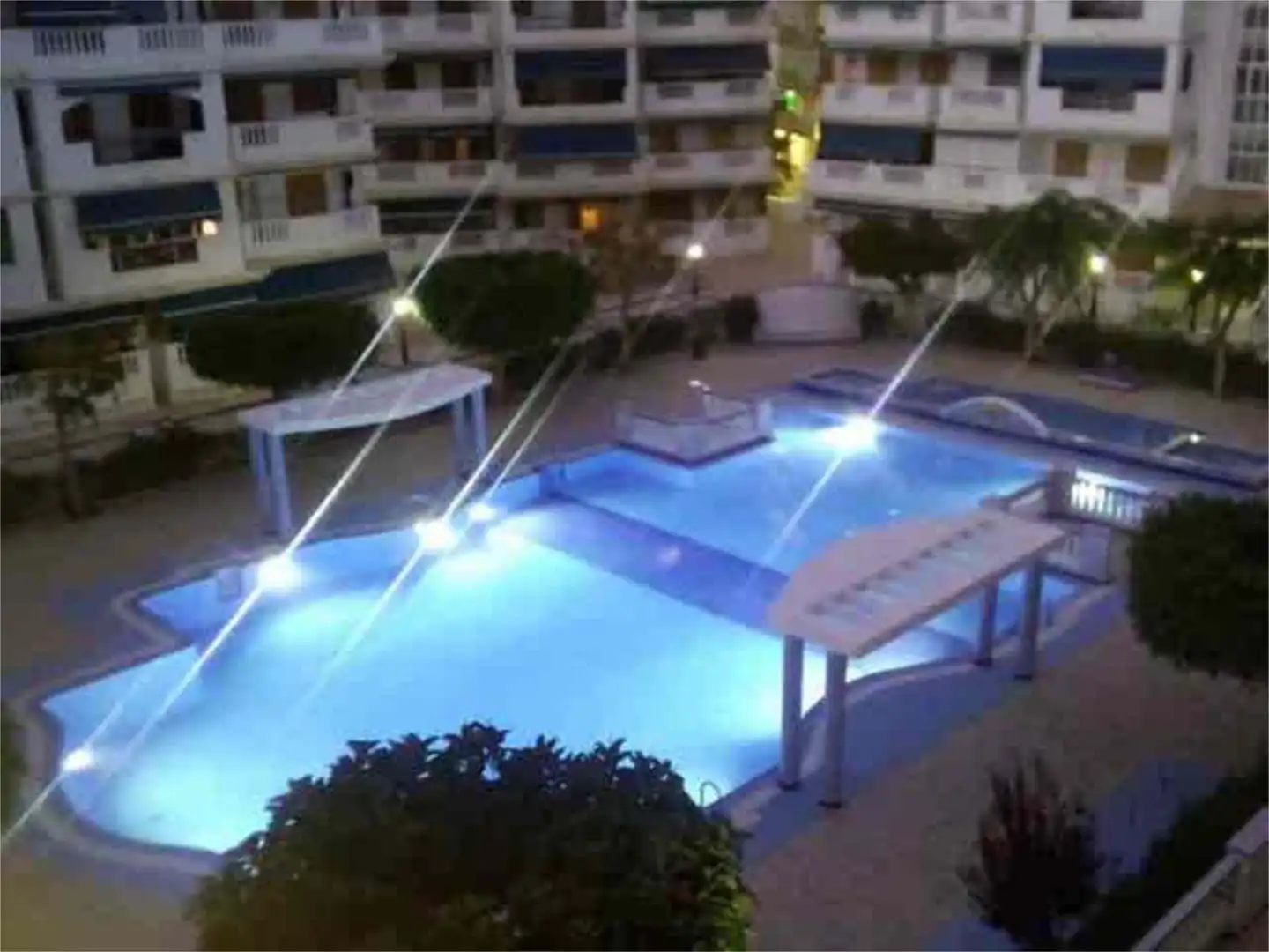 Schwimmbecken von Wohnungen zum Verkauf in Torrevieja mit Terrasse und Schwimmbad