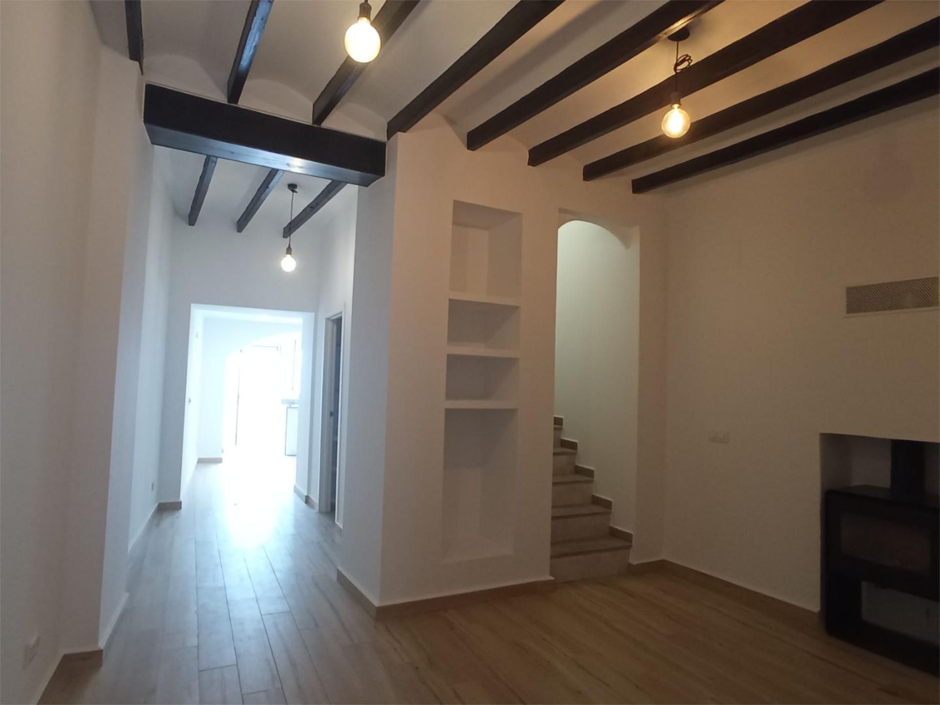 Casa adosada en venda a Carrer de L'església, 9, Centro