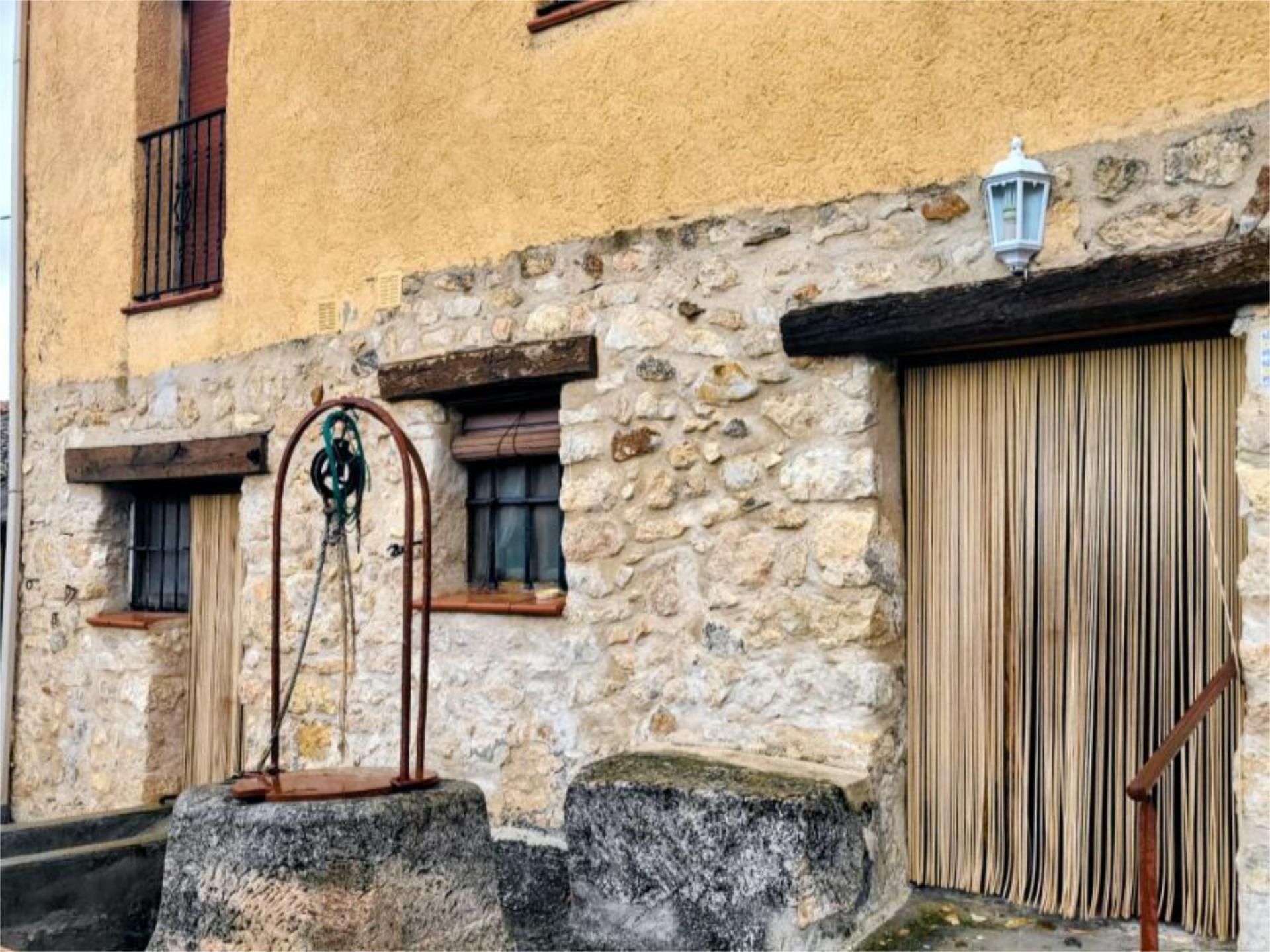 Vista exterior de Casa o chalet en venta en Segovia Capital con Trastero, Amueblado y Balcón