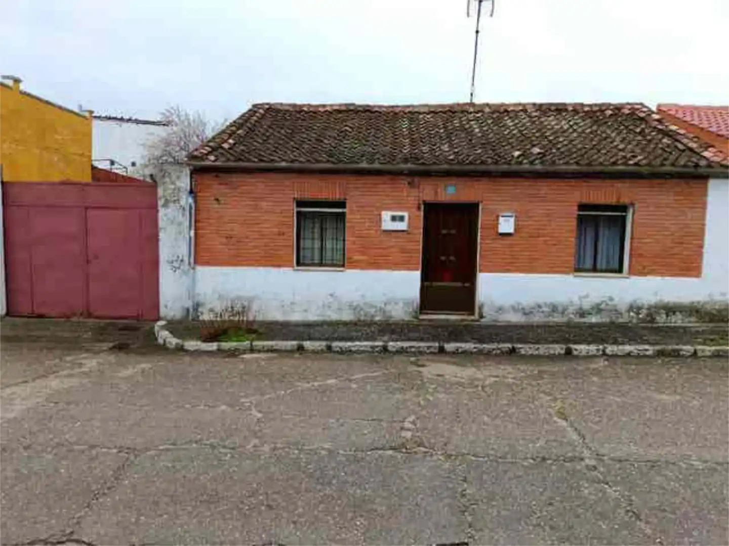 Casa o xalet en venda a La Parrilla Vista exterior de Casa o xalet en venda en La Parrilla