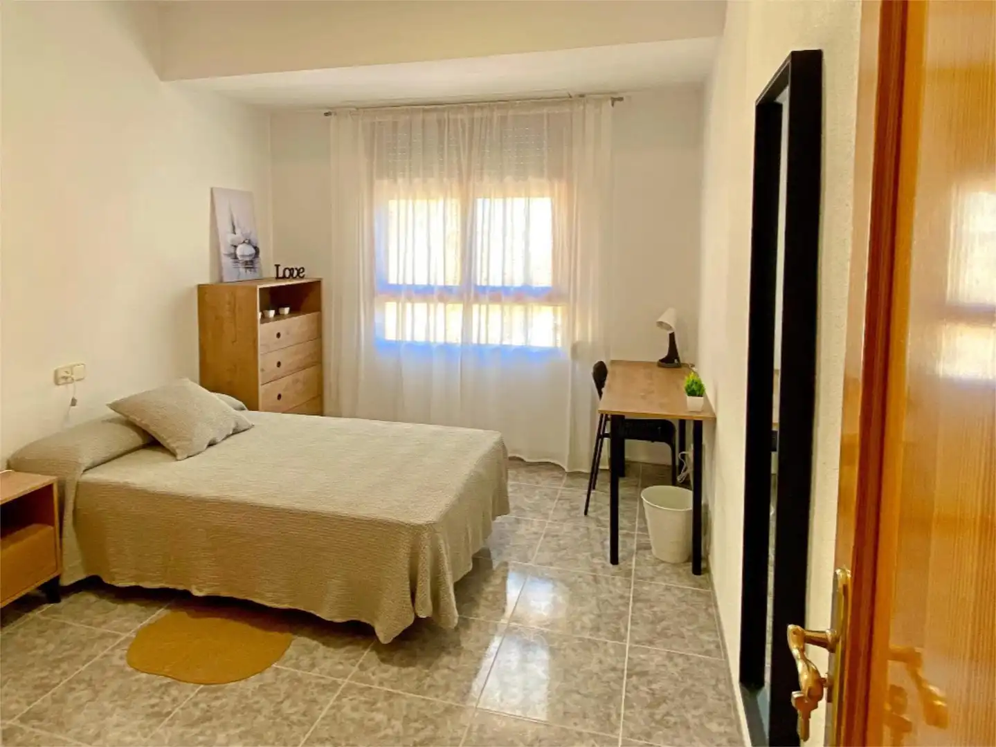 Habitación de Piso para compartir en Sueca con Amueblado
