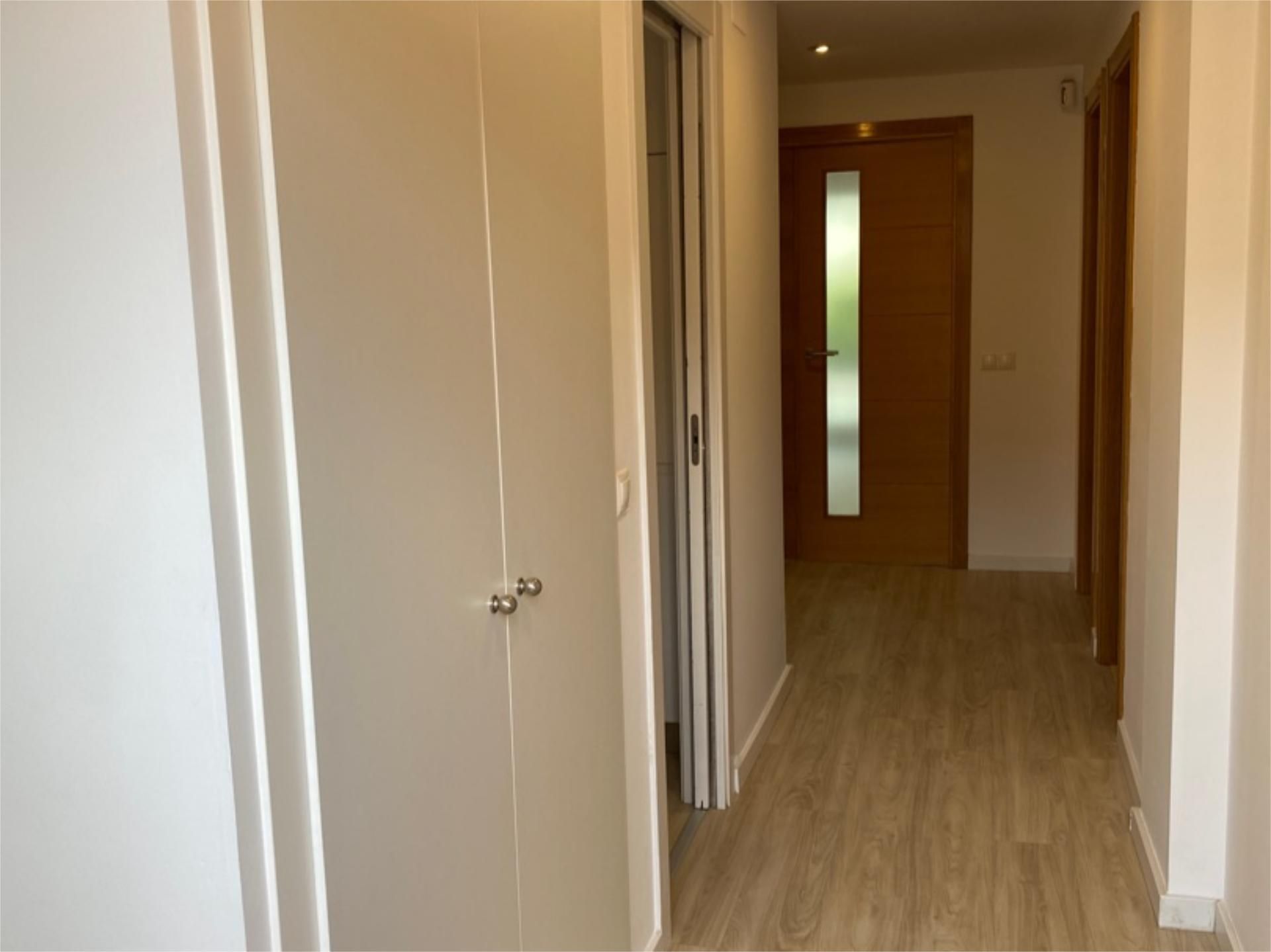 Casa adosada de alquiler en  Valencia Capital con Aire acondicionado, Calefacción y Terraza