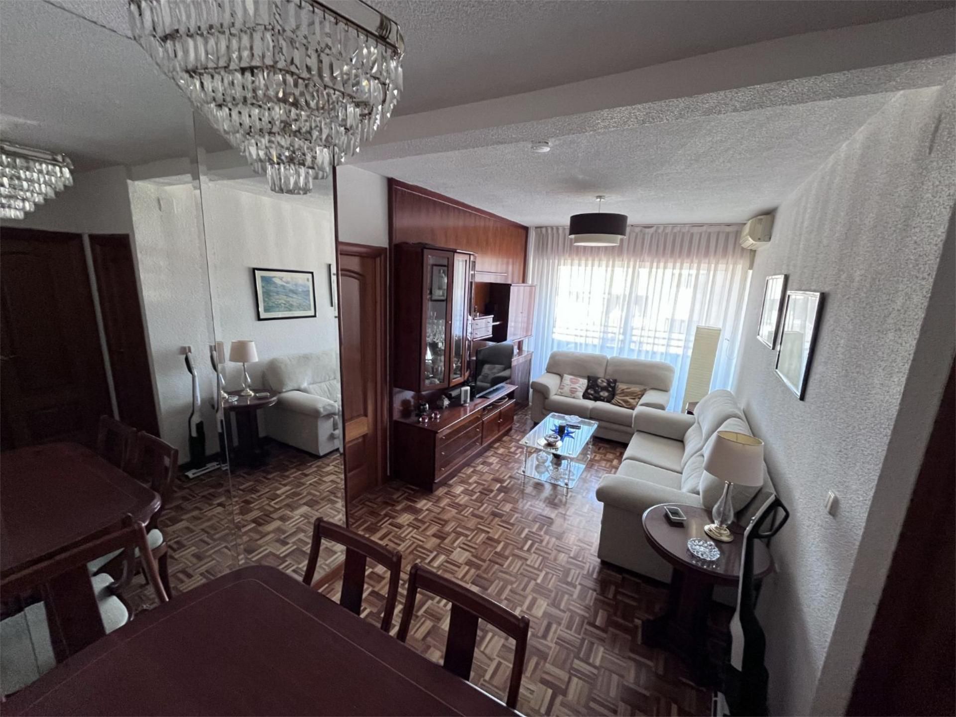 Flat for rent in Paseo del Canal, 40, Acacias Living room of Flat for rent in Madrid Capital with Air Conditioner, Heating and Parquet flooring