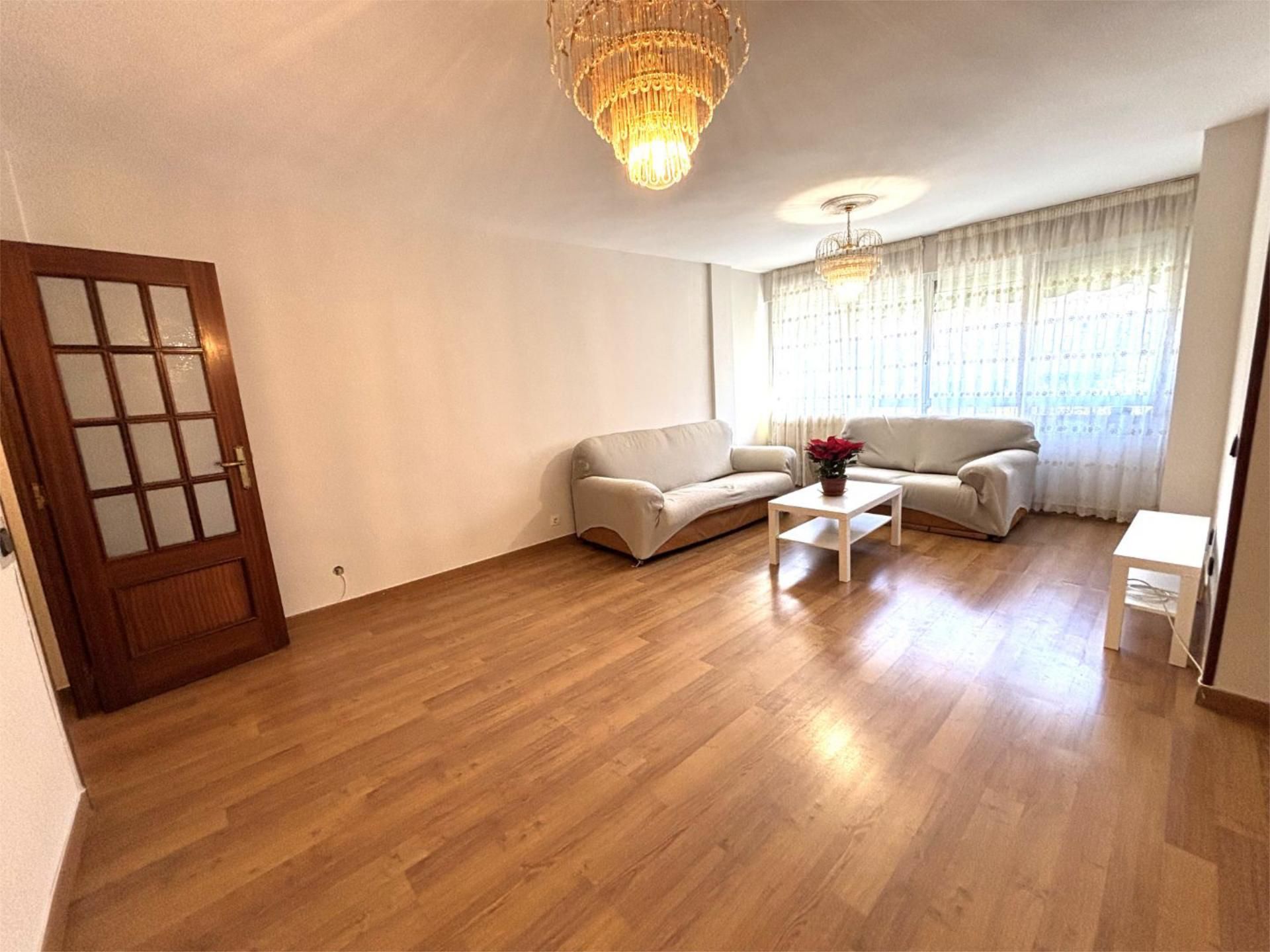 4 hab, 130m² en Pavones, Moratalaz,  Madrid Capital - Image 2