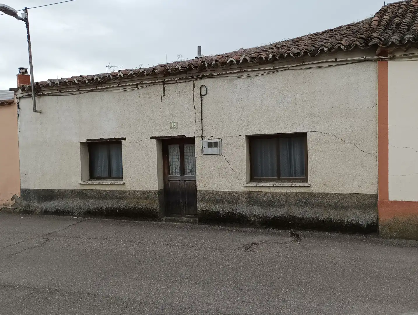 Planta baixa en venda a Calle la Serna, 19, Coreses Vista exterior de Planta baixa en venda en Coreses