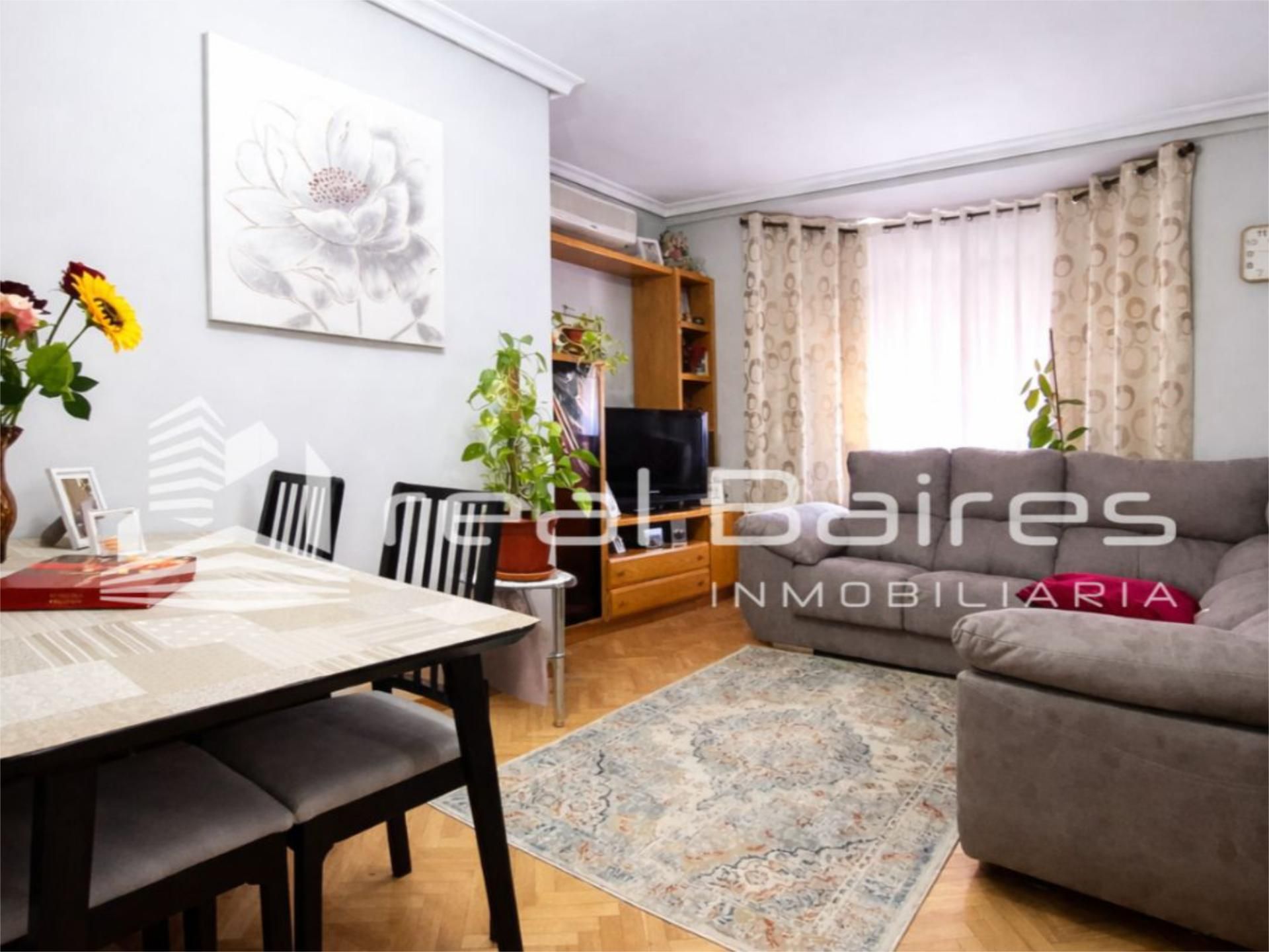 Pis en venda a Hispanoamérica - Comunidades Sala d'estar de Pis en venda en Valdemoro amb Aire condicionat, Terrassa i Balcó