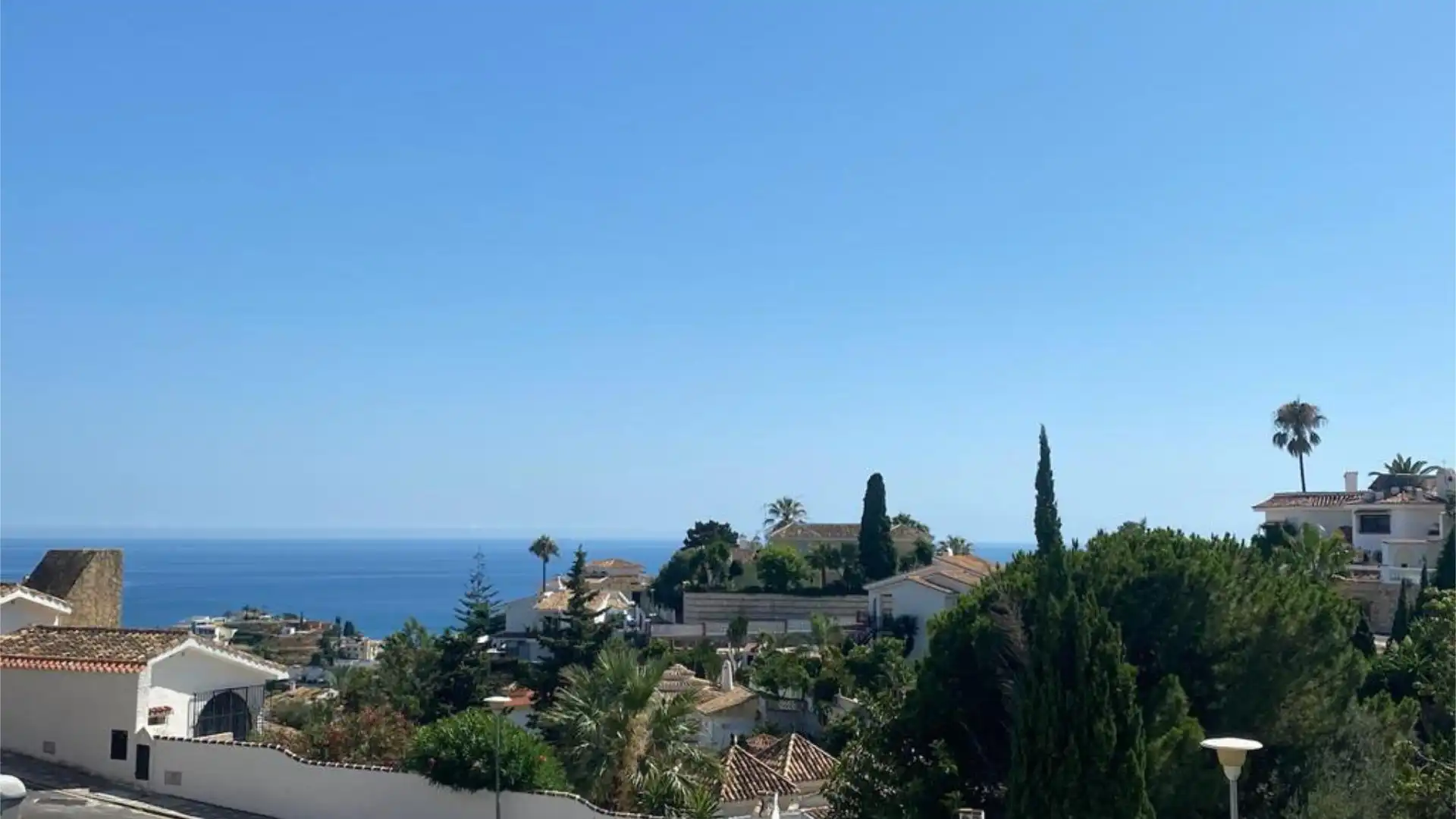 Vista exterior de Apartamento en venta en Benalmádena con Terraza, Piscina y Amueblado