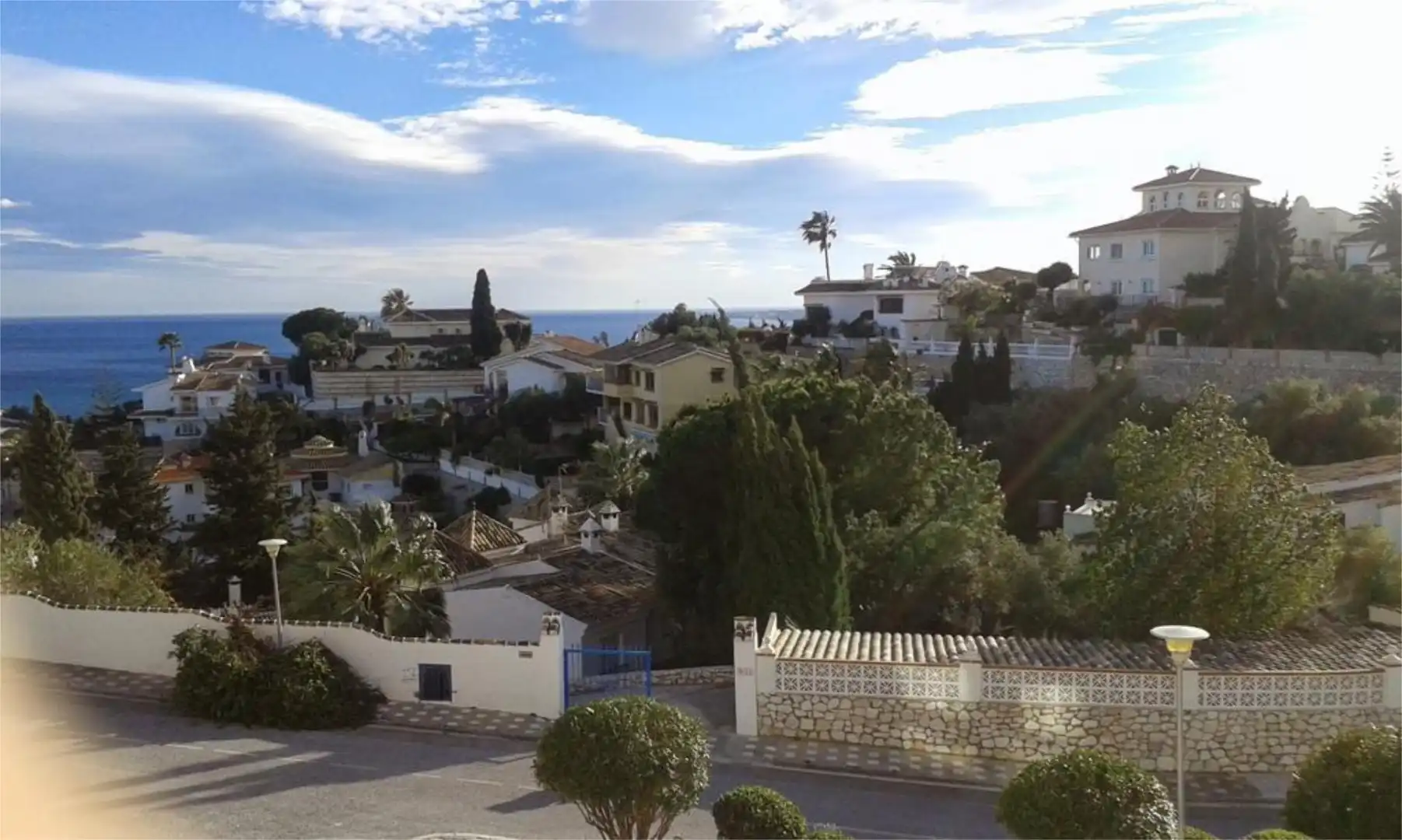Apartamento en venta en Calle Sierra Bermeja, 15, Torremuelle Vista exterior de Apartamento en venta en Benalmádena con Terraza, Piscina y Balcón