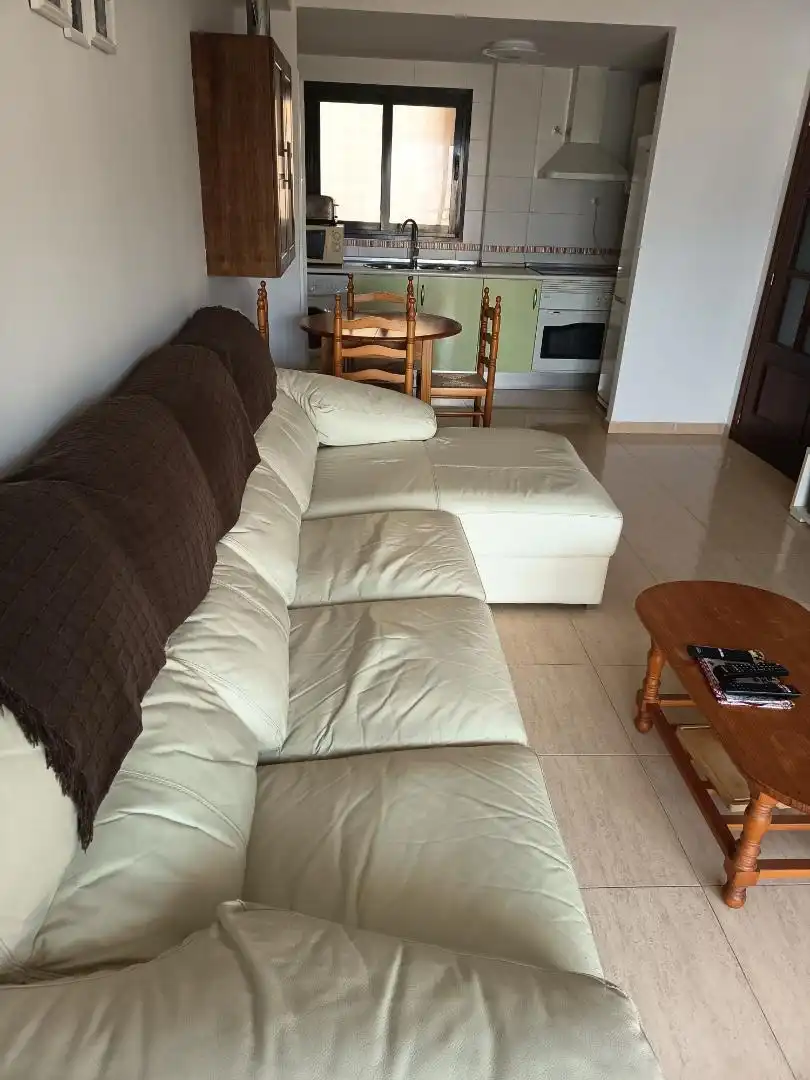 Pis en venda a Calle Los Olivos, 22, Roquetas Pueblo Sala d'estar de Pis en venda en Roquetas de Mar amb Terrassa i Balcó