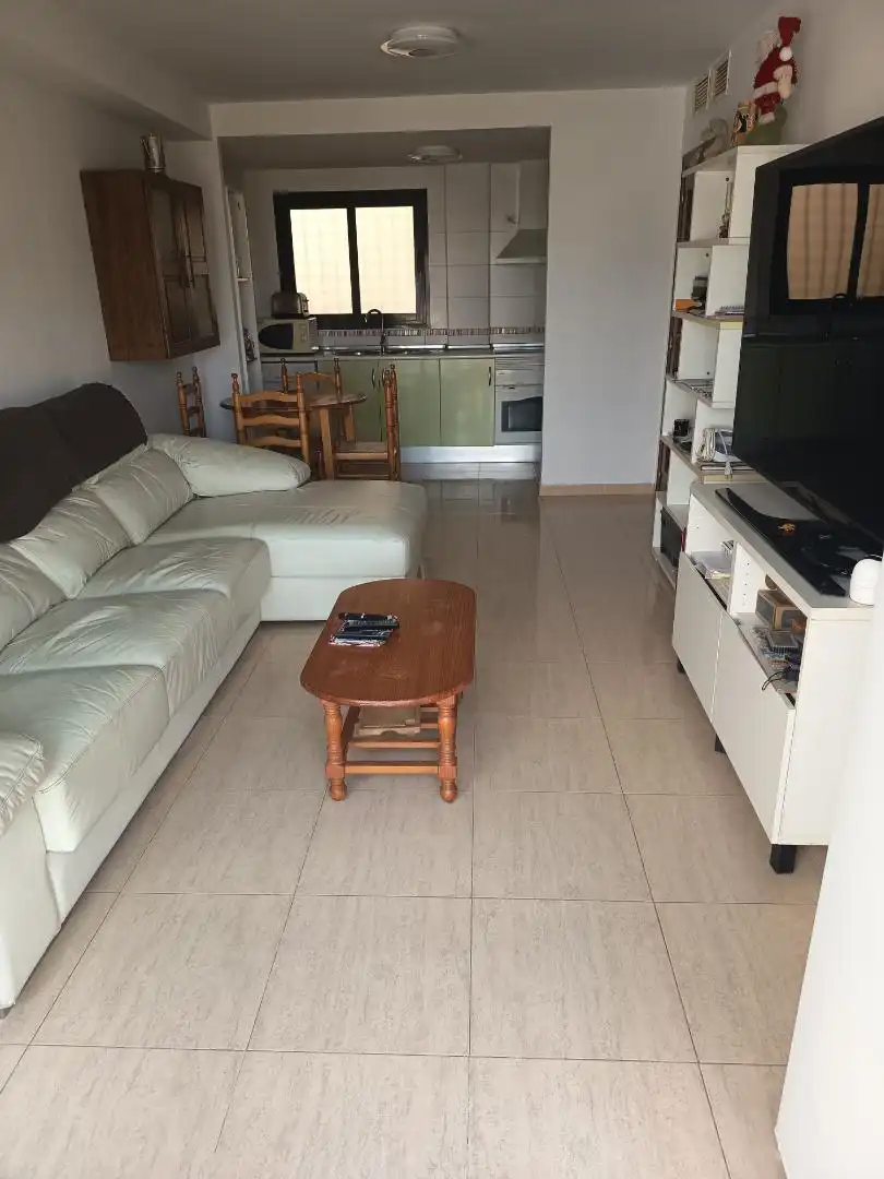 Pis en venda a Calle Los Olivos, 22, Roquetas Pueblo Sala d'estar de Pis en venda en Roquetas de Mar amb Terrassa i Balcó