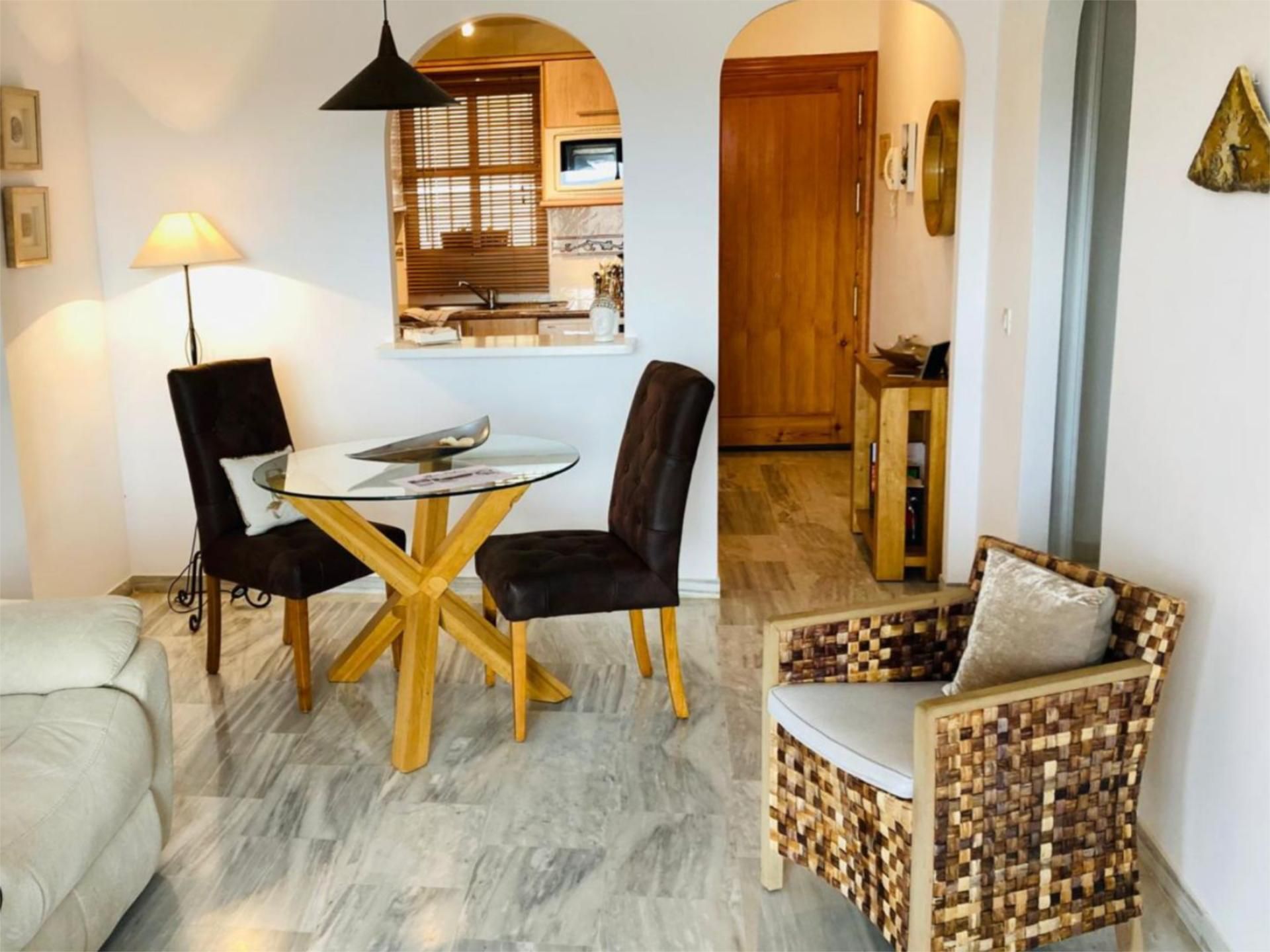 Pis en venda a Calle Velez Malaga del Faro, 281b, El Faro de Calaburra - Chaparral Menjador de Pis en venda en Mijas amb Terrassa i Piscina