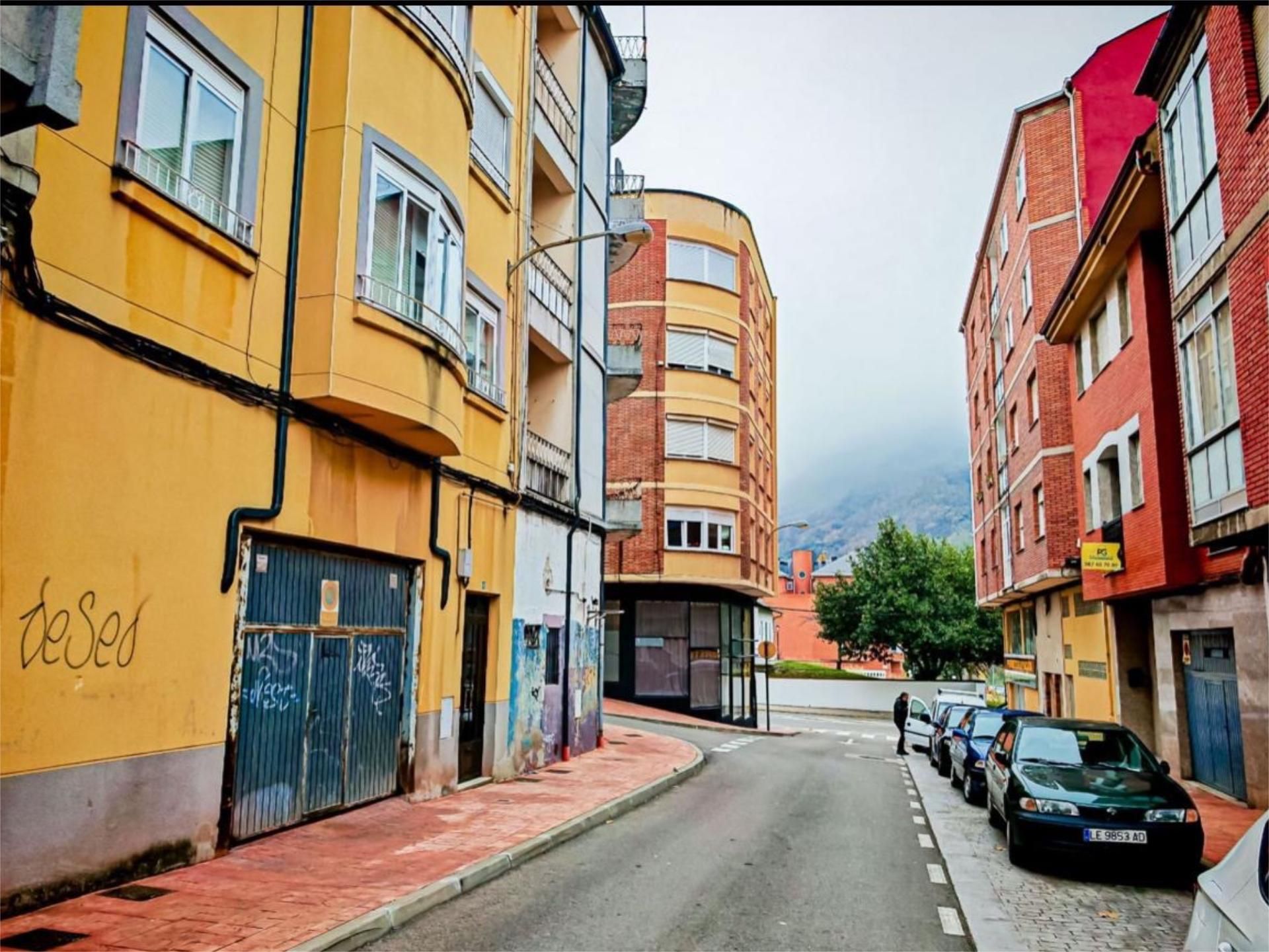 Vista exterior de Pis en venda en Ponferrada