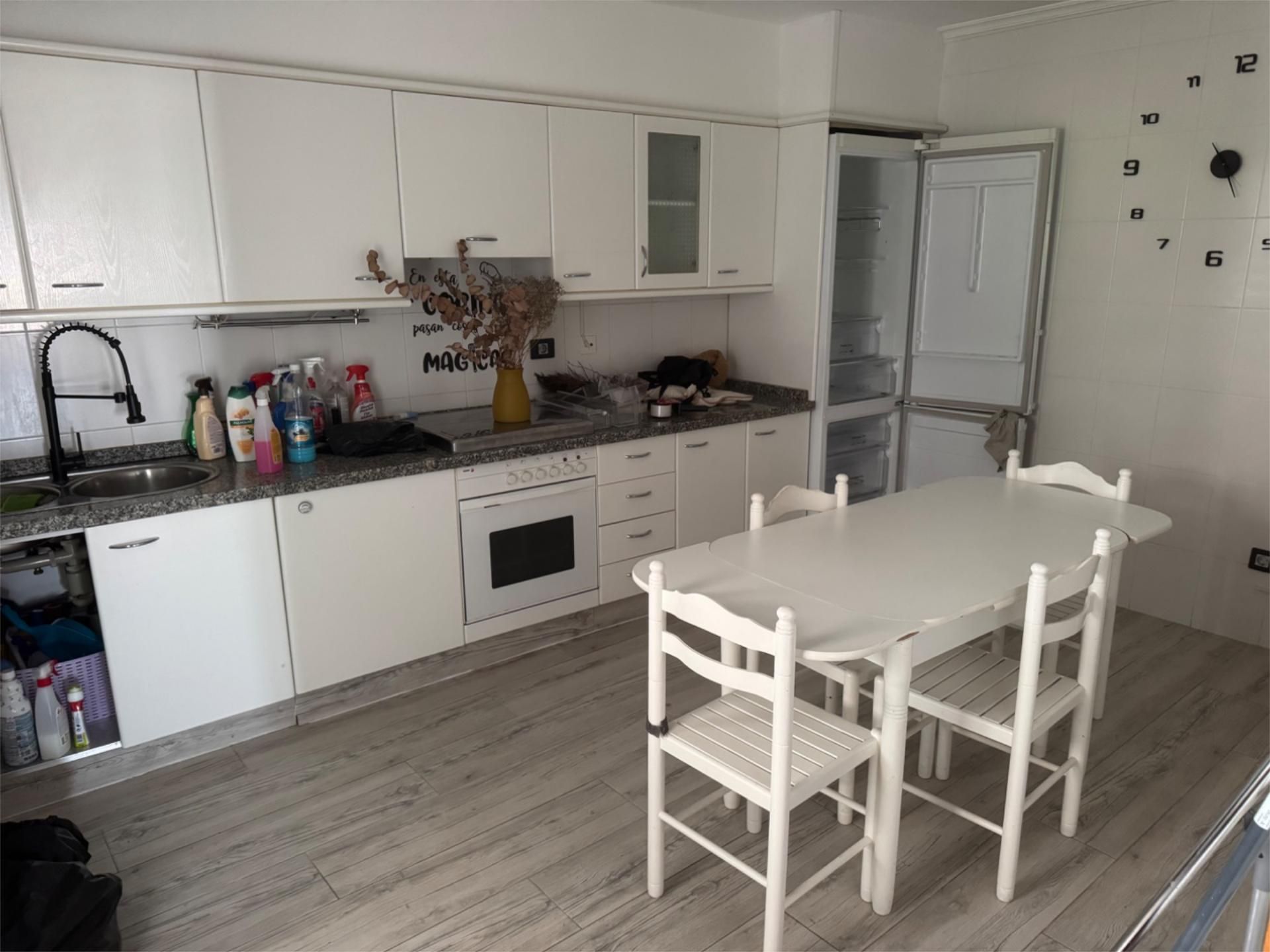 Wohnung zur Miete in Avenida Lugo, 4, Melide Küche von Wohnung zur Miete in Melide mit Heizung und Möbliert