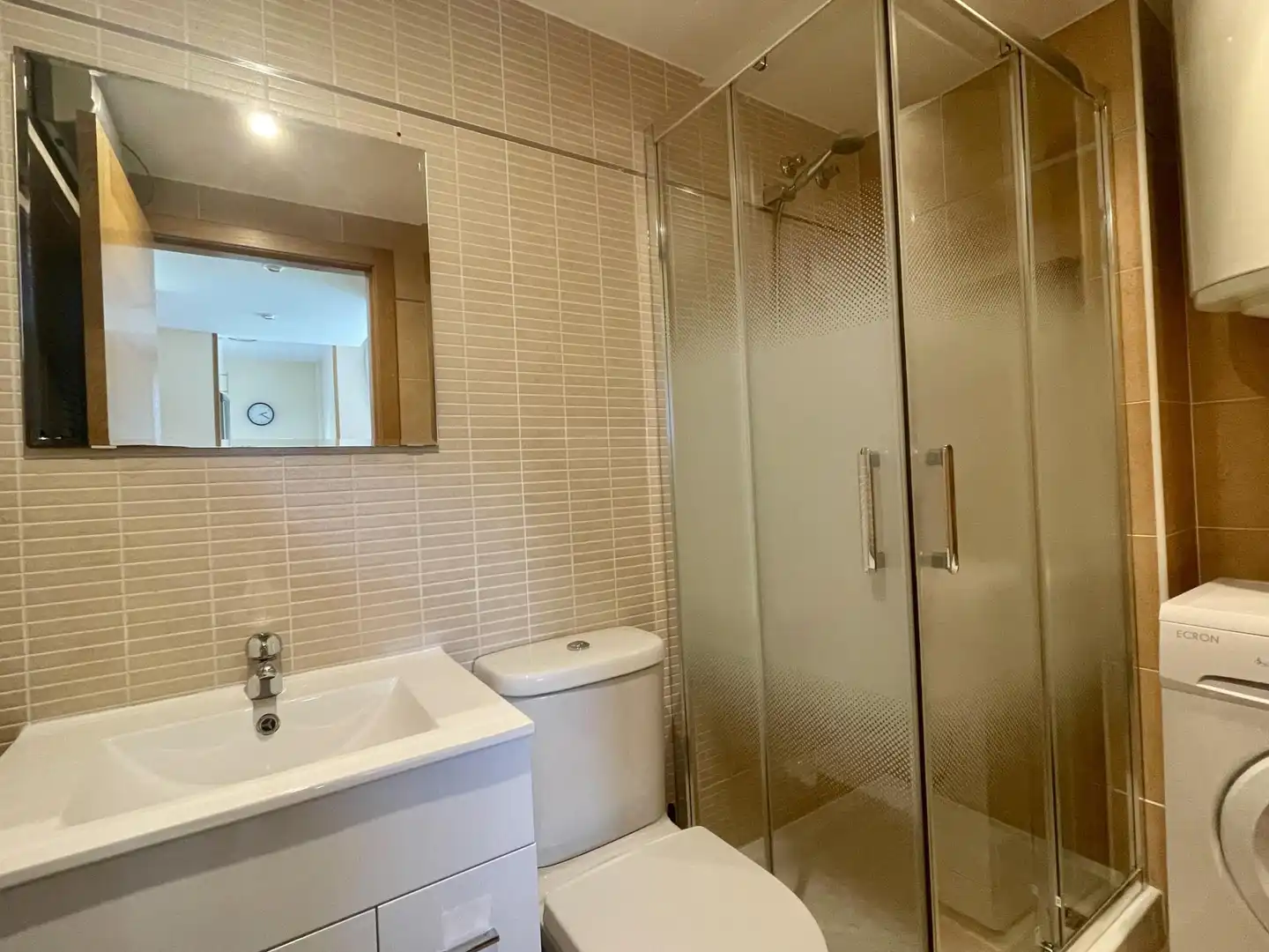 Bathroom of Flat for rent in Barreiros  with Heating, Terrace and Swimming Pool