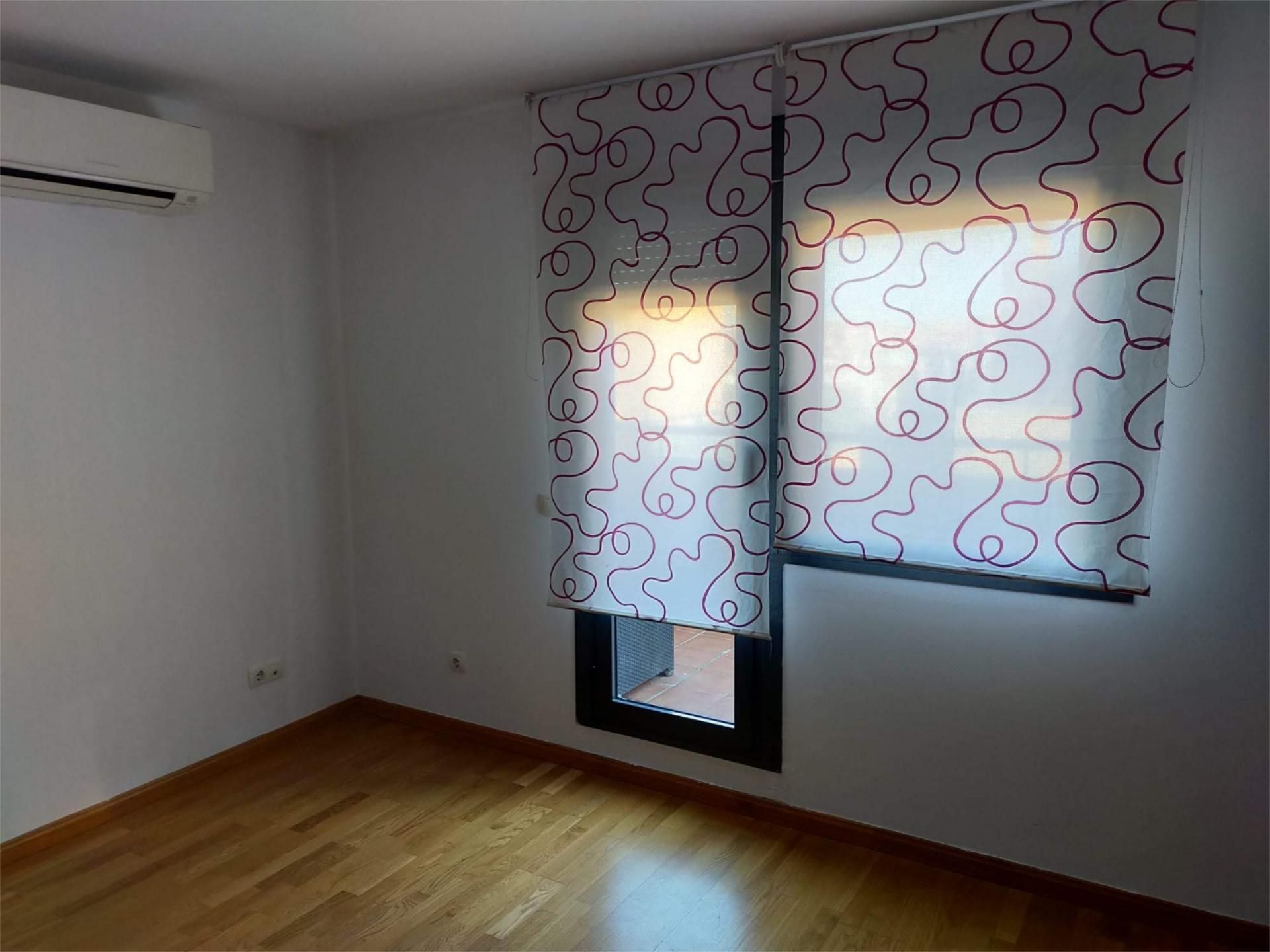 Dormitori de Pis de lloguer en  Madrid Capital amb Aire condicionat, Calefacció i Parquet