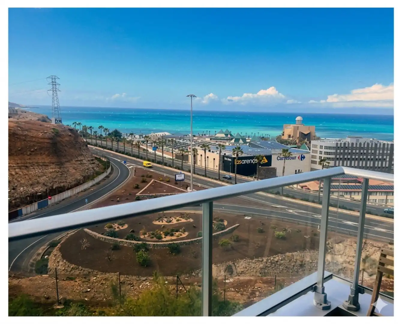 Pis en venda a Carretera de Chile, 75, Negrín Vista exterior de Pis en venda en Las Palmas de Gran Canaria amb Aire condicionat, Parquet i Terrassa