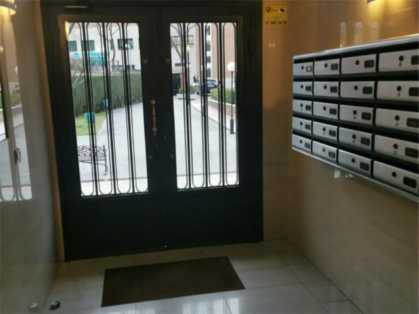 Pis en venda a Calle Isla Malaita, 9, Peñagrande Pis en venda en Madrid amb Calefacció, Jardí privat i Parquet