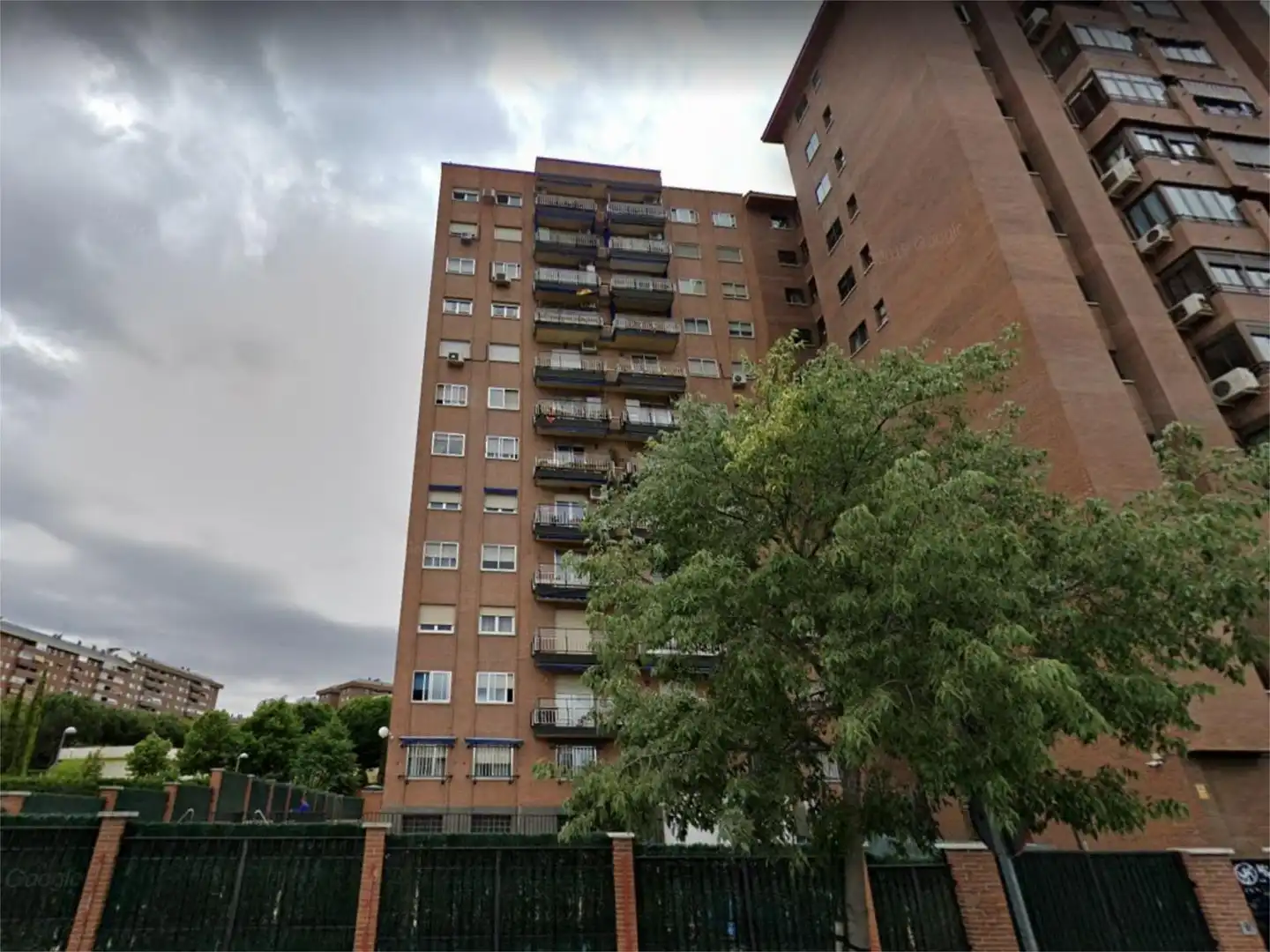 Pis en venda a Calle Isla Malaita, 9, Peñagrande Vista exterior de Pis en venda en Madrid amb Calefacció, Jardí privat i Parquet
