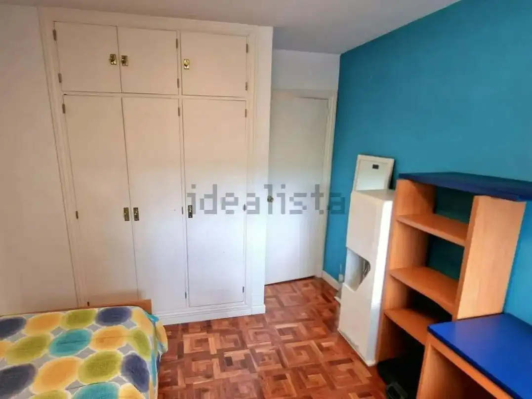 Pis en venda a Calle Isla Malaita, 9, Peñagrande Dormitori de Pis en venda en Madrid amb Calefacció, Jardí privat i Parquet