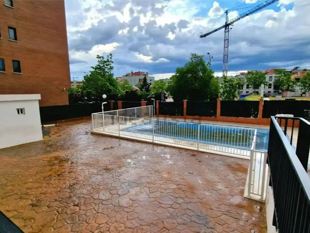 Pis en venda a Calle Isla Malaita, 9, Peñagrande Piscina de Pis en venda en Madrid amb Calefacció, Jardí privat i Parquet