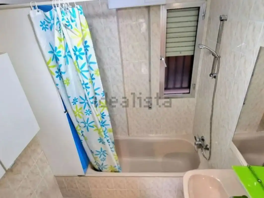 Wohnung zum Verkauf in Calle Isla Malaita, 9, Peñagrande Badezimmer von Wohnung zum Verkauf in Madrid mit Heizung, Privatgarten und Parkett