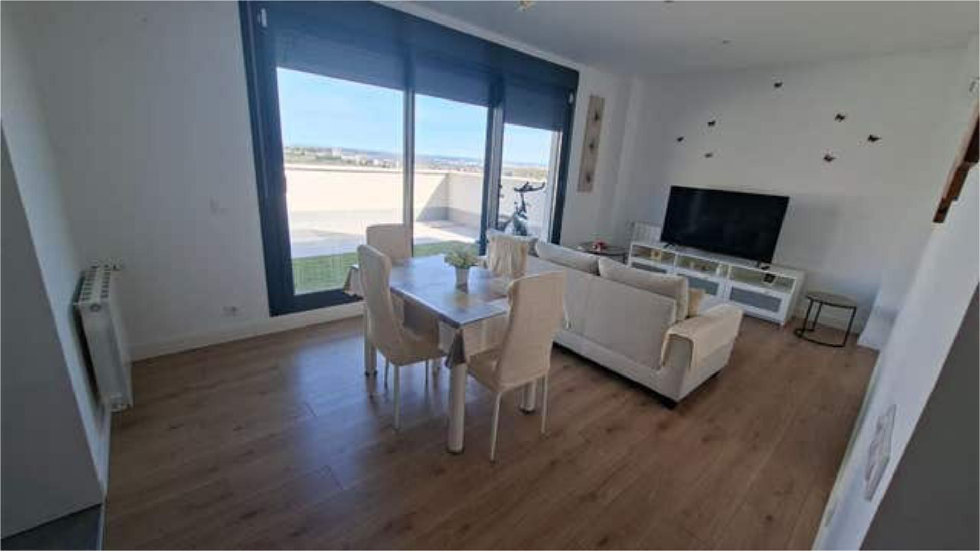 Àtic en venda a El Cañaveral Sala d'estar de Àtic en venda en Madrid Capital amb Calefacció, Jardí privat i Terrassa