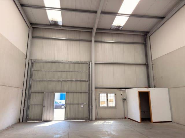Nave industrial en Alquiler en Porceyo