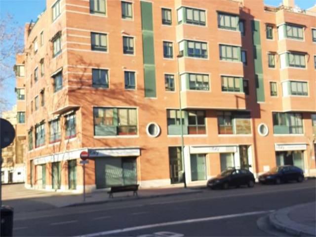 Piso en Venta en Calle de los Vinos de la Ribera del Duero, 3 en Parque Alameda - Paula López