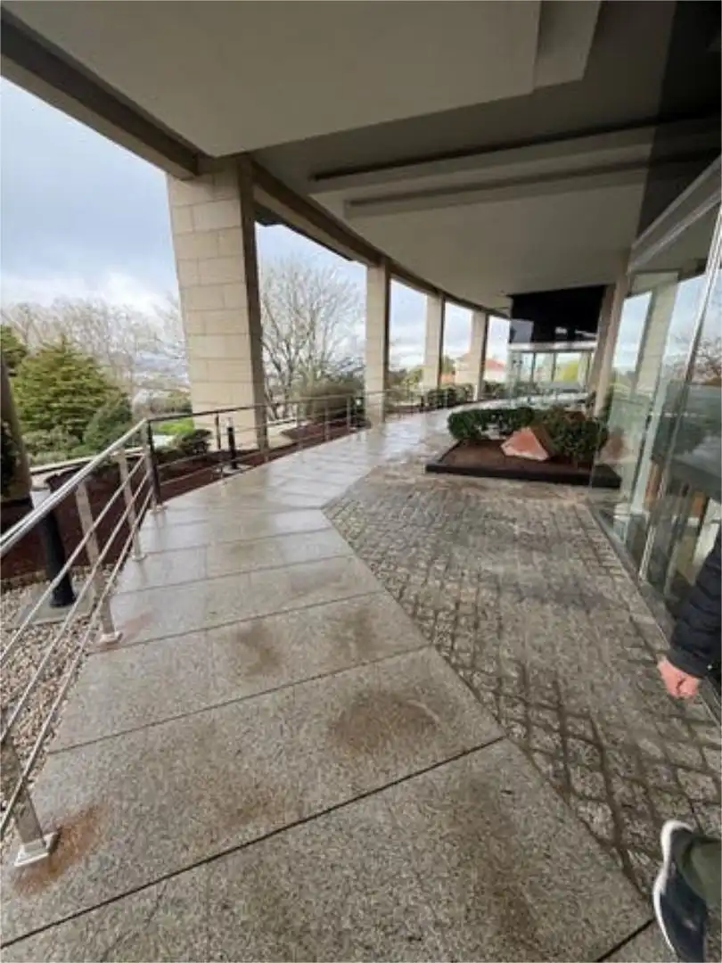 Wohnung zum Verkauf in Alcabre Terrasse von Wohnung zum Verkauf in Vigo mit Heizung, Privatgarten und Abstellraum