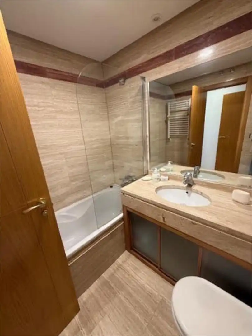 Wohnung zum Verkauf in Alcabre Badezimmer von Wohnung zum Verkauf in Vigo mit Heizung, Privatgarten und Abstellraum
