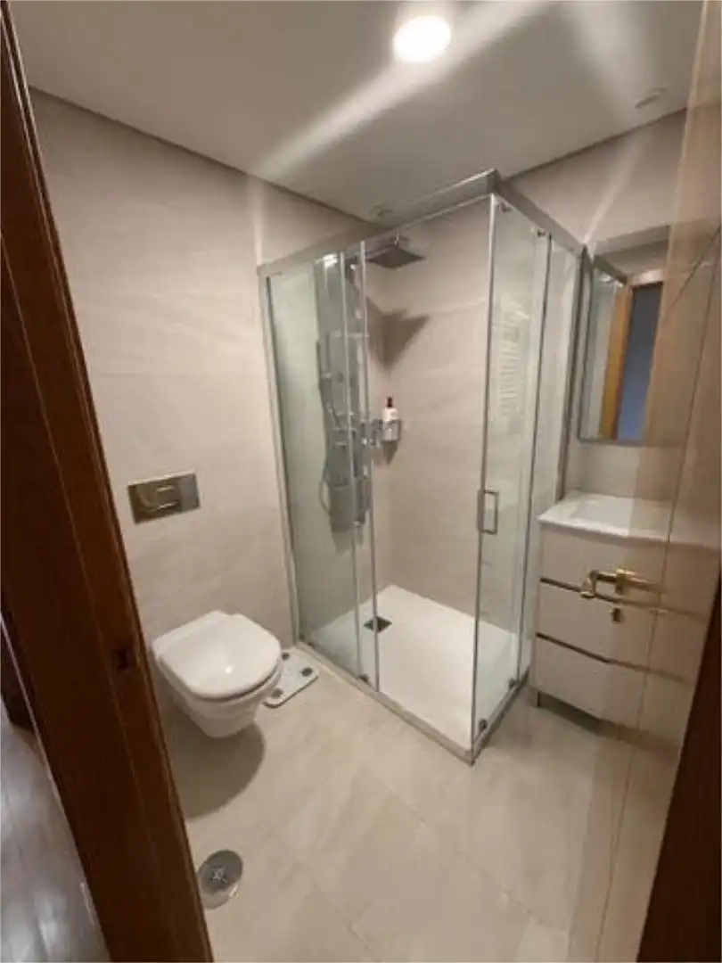 Wohnung zum Verkauf in Alcabre Badezimmer von Wohnung zum Verkauf in Vigo mit Heizung, Privatgarten und Abstellraum
