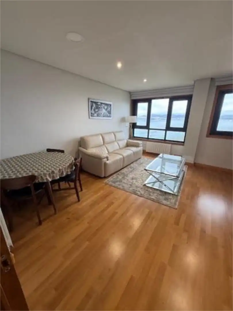 Wohnung zum Verkauf in Alcabre Wohnzimmer von Wohnung zum Verkauf in Vigo mit Heizung, Privatgarten und Abstellraum