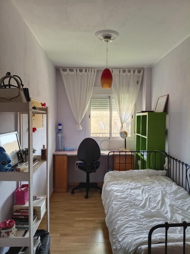 Habitación de Piso para compartir en  Valencia Capital con Aire acondicionado, Calefacción y Parquet