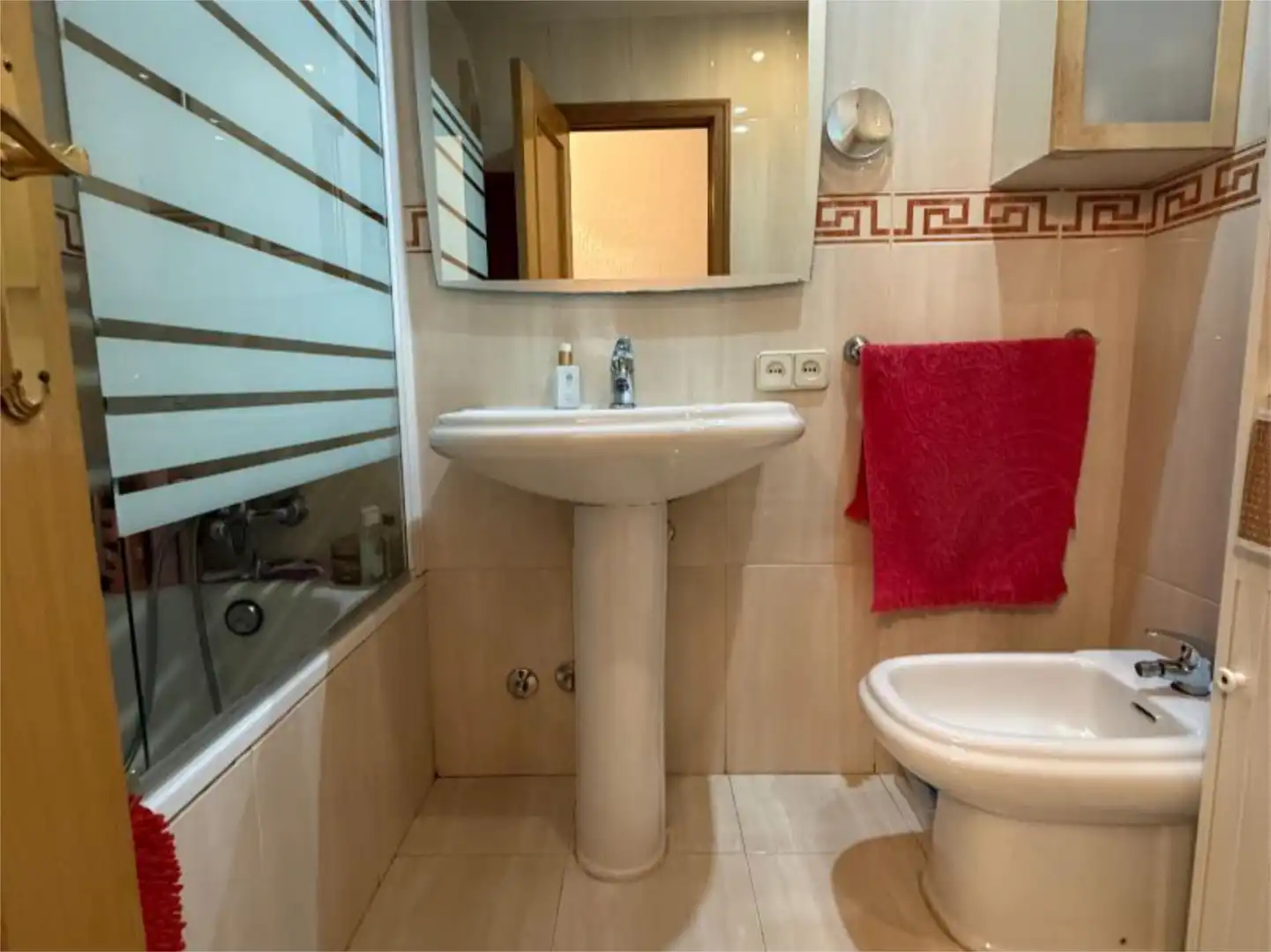 Flat for sale in Calle Batel, 6, Alameda de Osuna Bathroom of Flat for sale in Madrid Capital with Terrace and Swimming Pool
