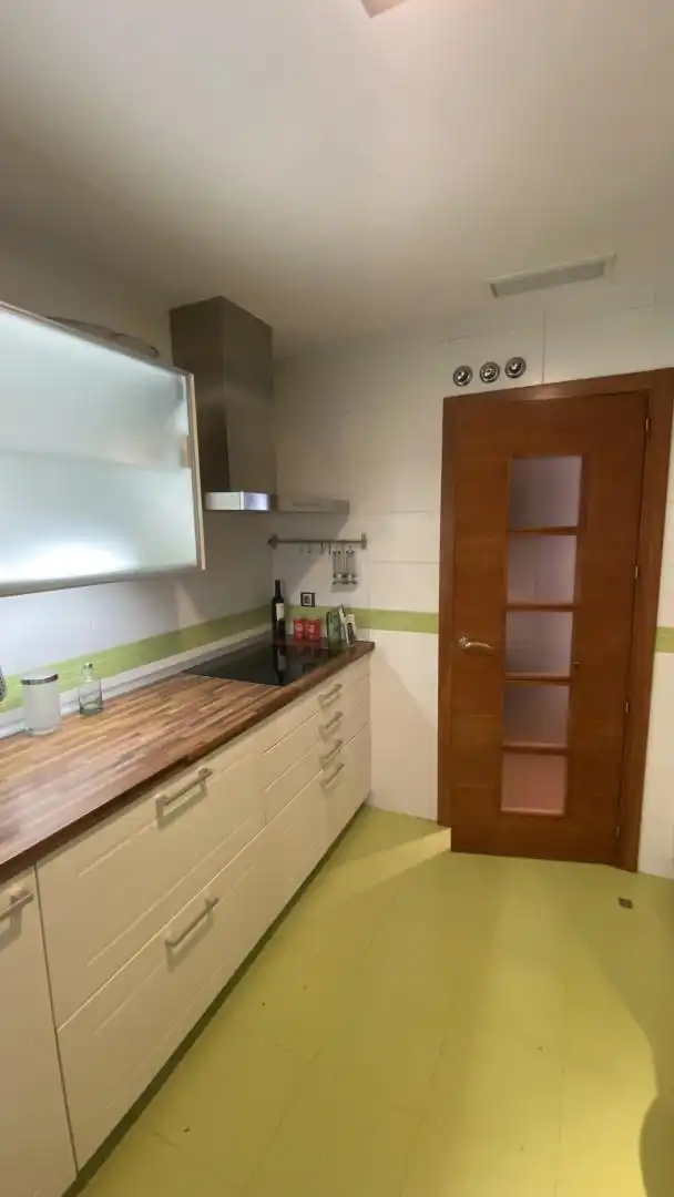 Wohnung zum Verkauf in Plaza Catedrática Asunción Linares, 1, Campus de la Salud Küche von Wohnung zum Verkauf in Granada Capital mit Schwimmbad und Balkon