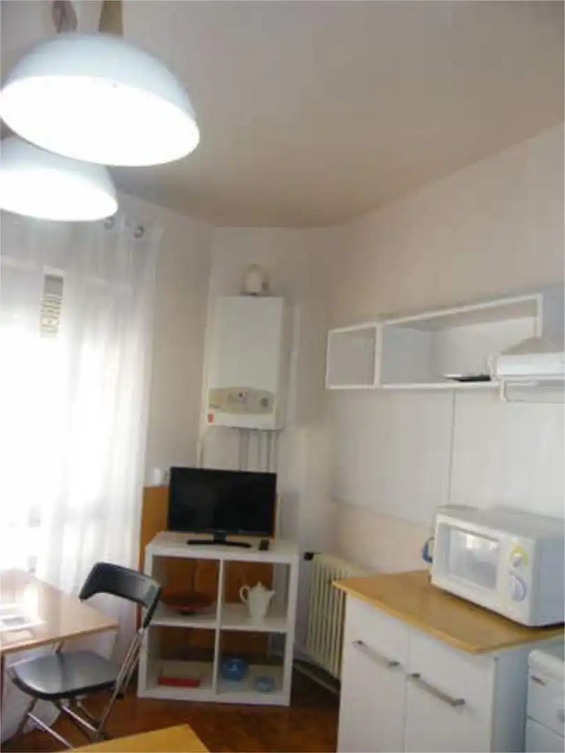 Habitación de Piso de alquiler en Benavente con Calefacción, Terraza y Trastero