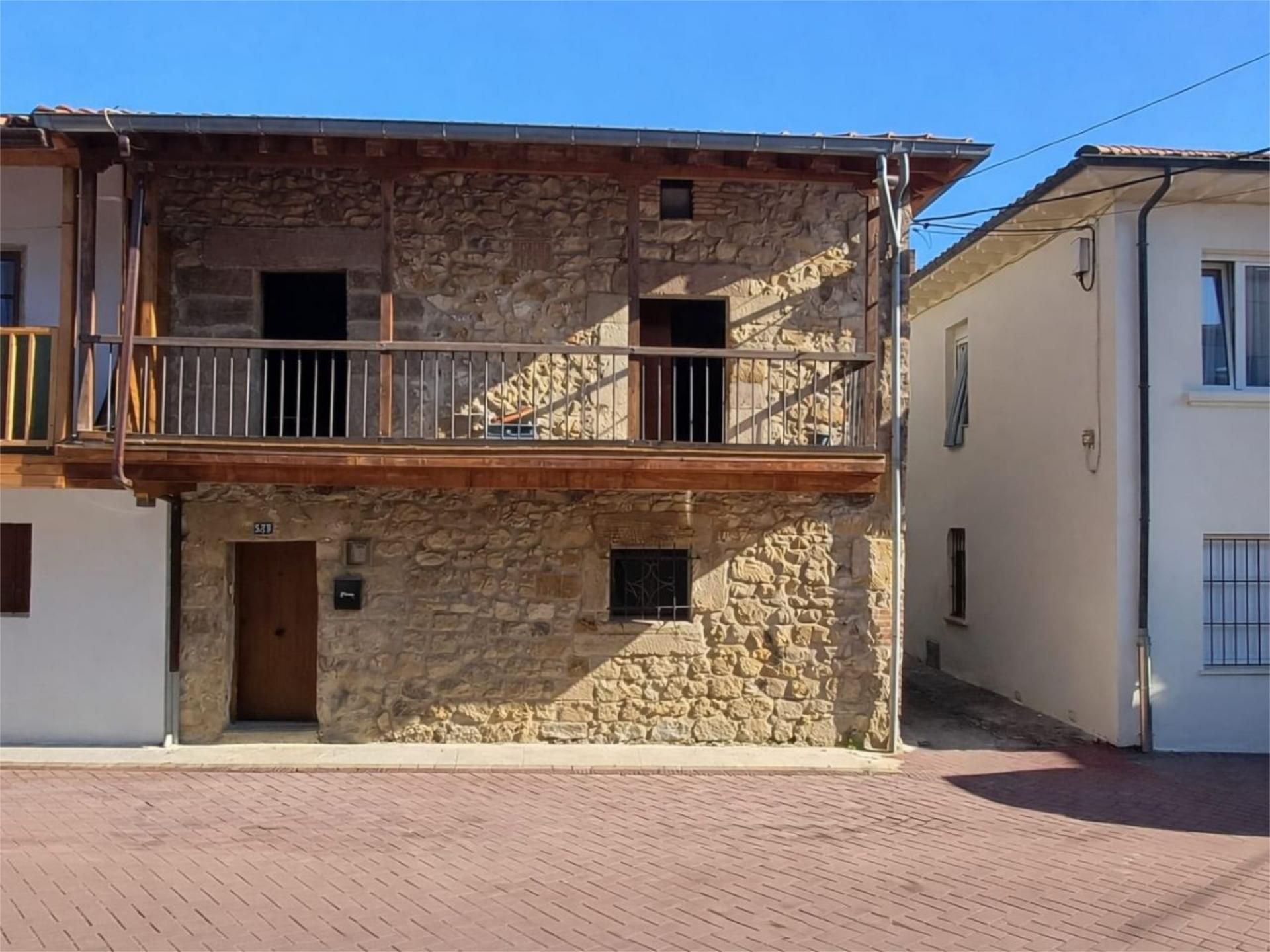 Vista exterior de Piso en venta en Torrelavega  con Balcón