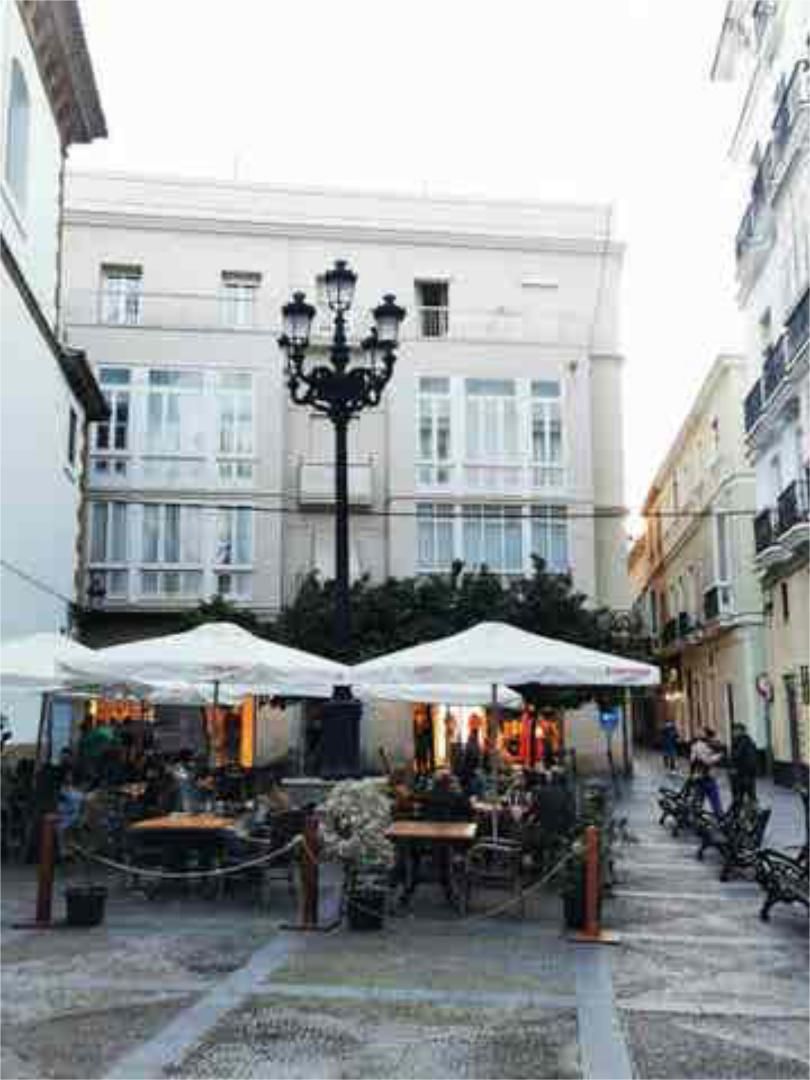 Vista exterior de Pis de lloguer en  Cádiz Capital amb Calefacció i Moblat