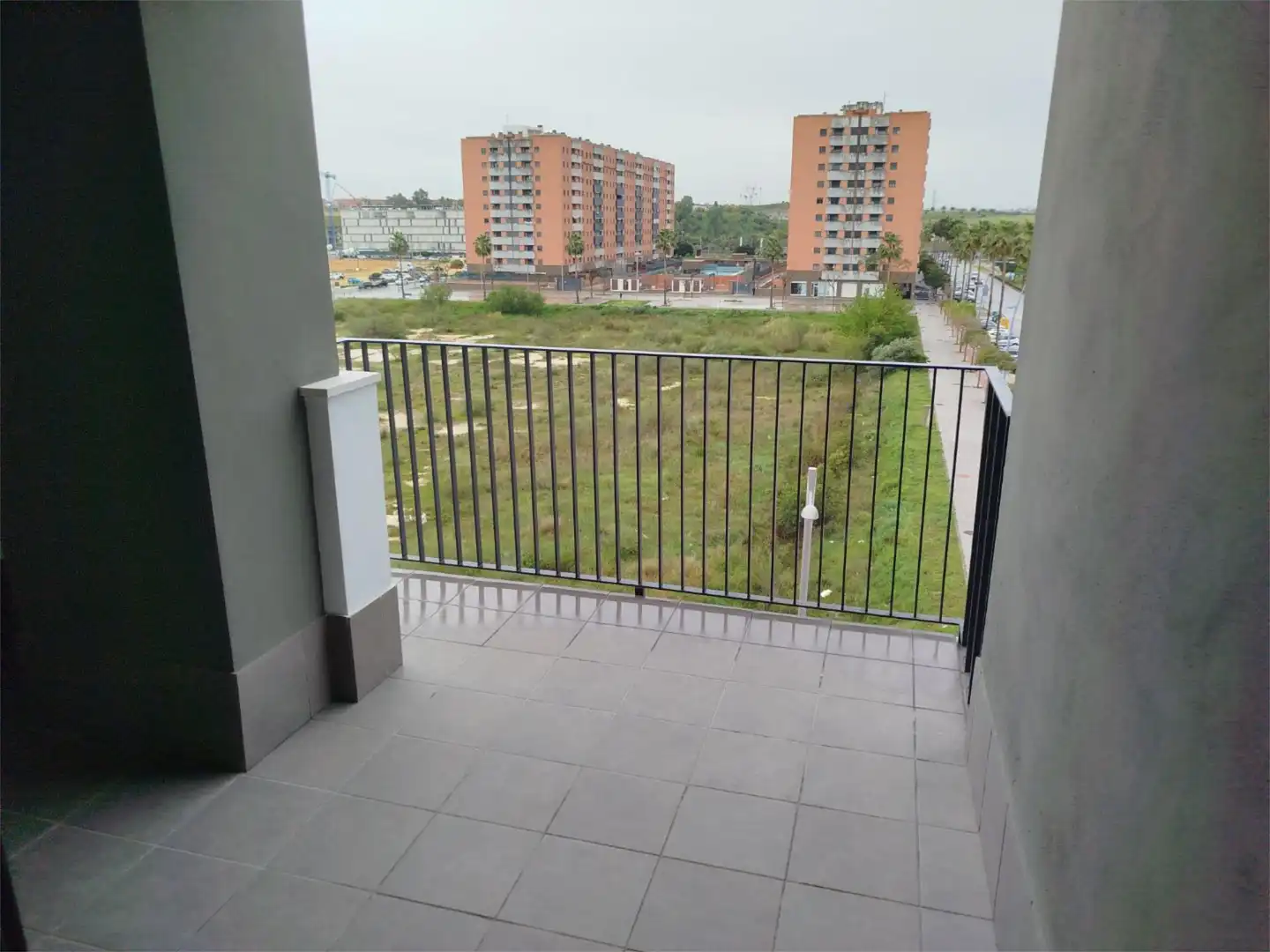 Piso de alquiler en Avenida Felipe González Márquez, 8, Entrenúcleos
