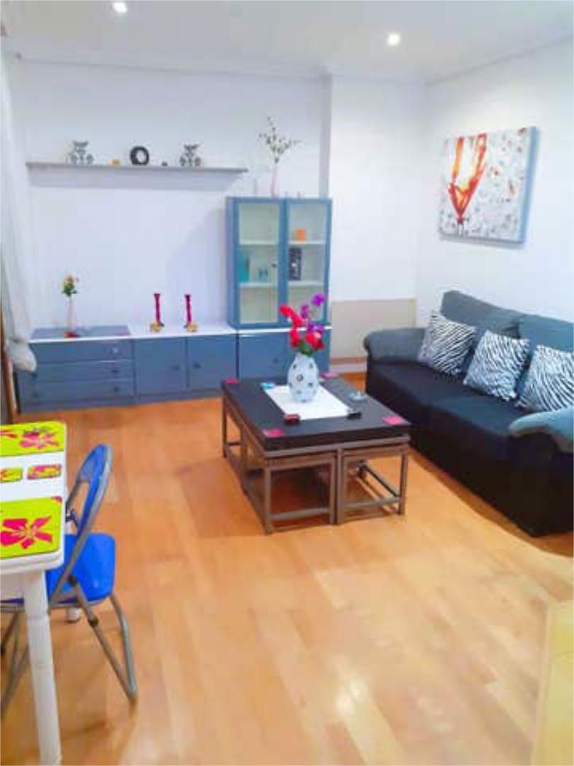 Living room of Apartments for rent in Vigo   with Heating, Terrace and Storage room