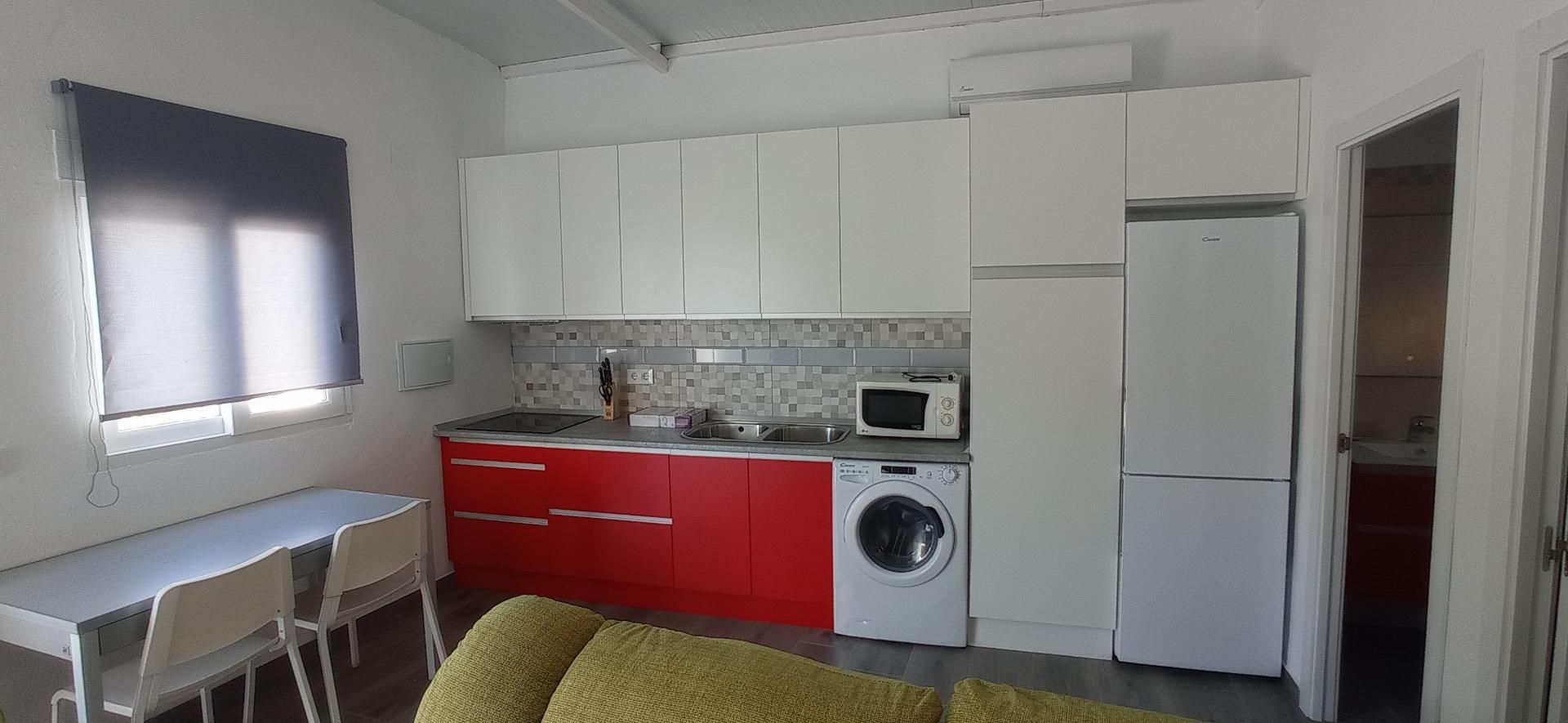 Cuina de Apartament de lloguer en Priego de Córdoba amb Aire condicionat, Jardí privat i Moblat