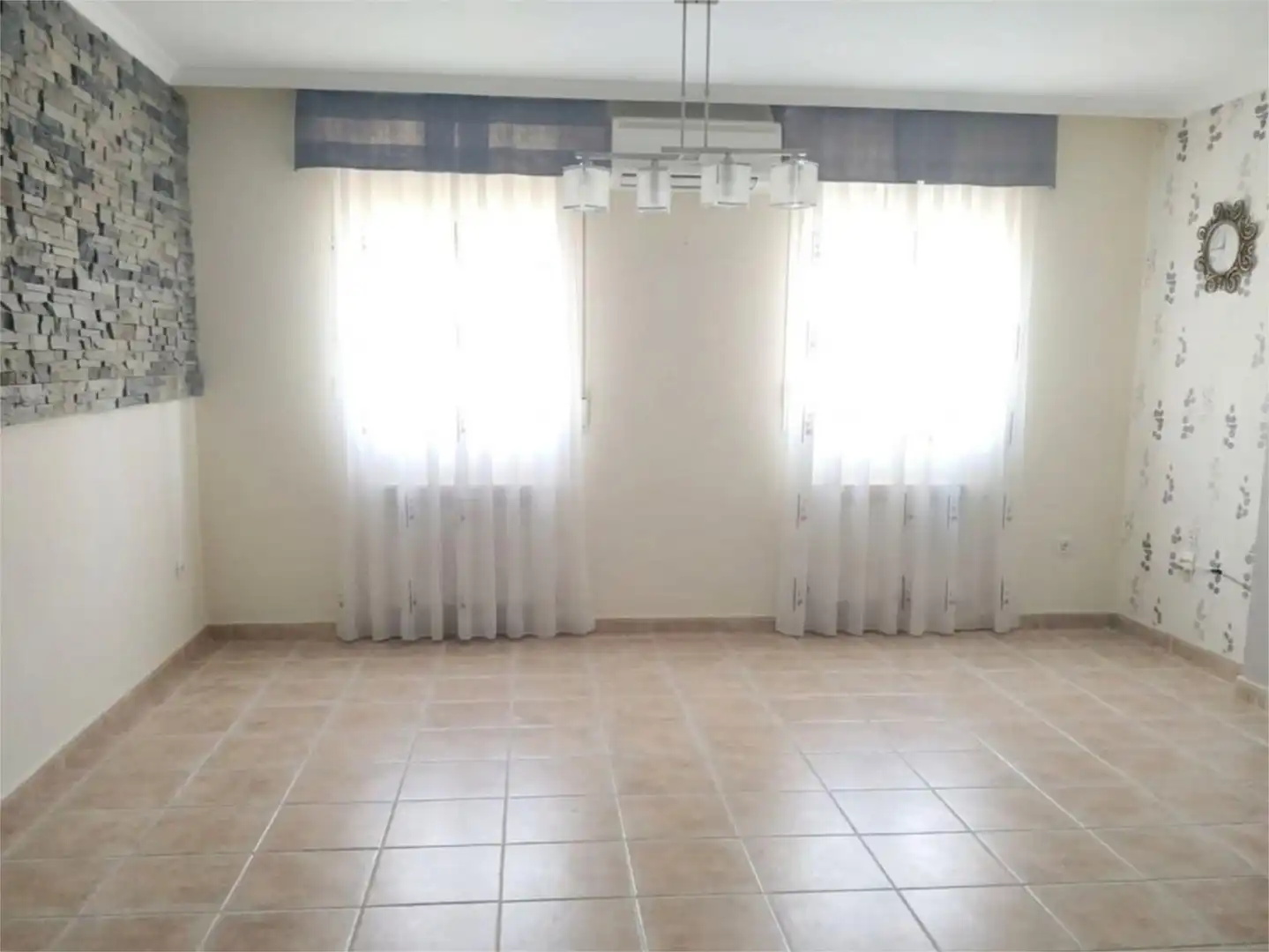 Detached homes for sale in Calle la Roda, 16, La Gineta Dining room of Detached homes for sale in La Gineta with Air Conditioner, Terrace and Balcony