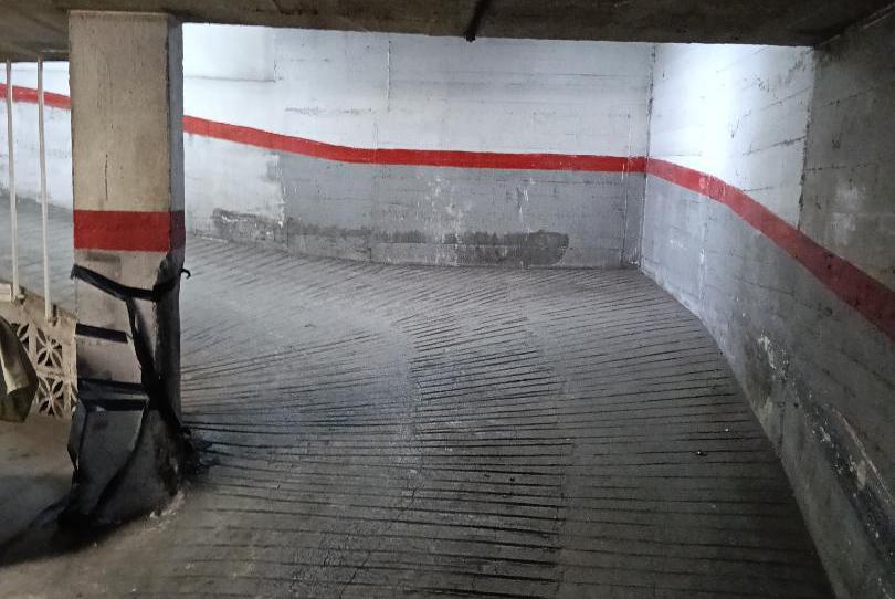 Garaje de alquiler en Calle Blas de Lezo, 29, Parque Victoria Eugenia, Málaga Capital - imagen 1 Foto 1 de Garaje de alquiler en Calle Blas de Lezo, 29, Parque Victoria Eugenia, Málaga Capital