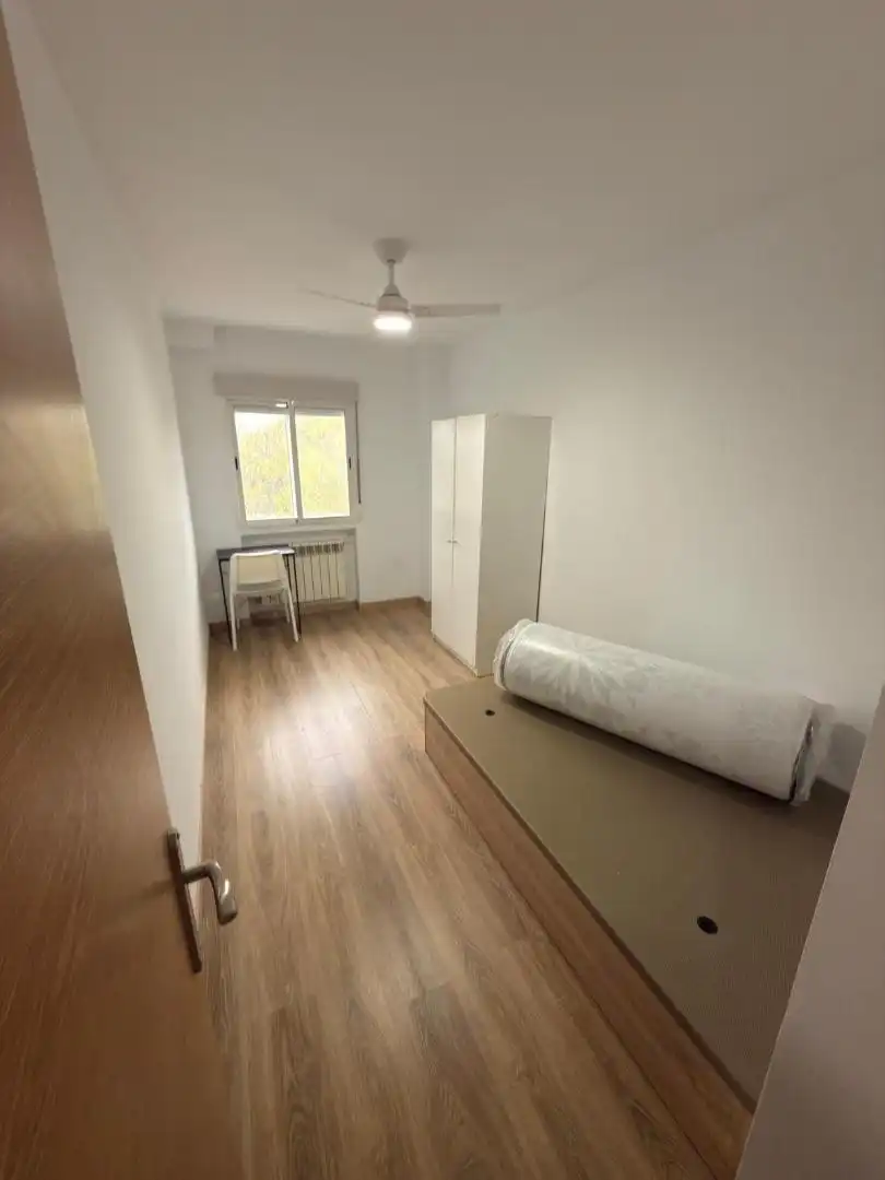 Habitació a Calle Santa Florencia, 13, Los Rosales