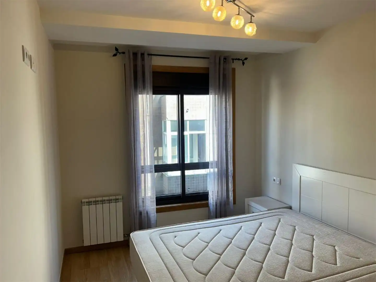 Habitación de Piso de alquiler en Vilagarcía de Arousa con Calefacción, Trastero y Amueblado