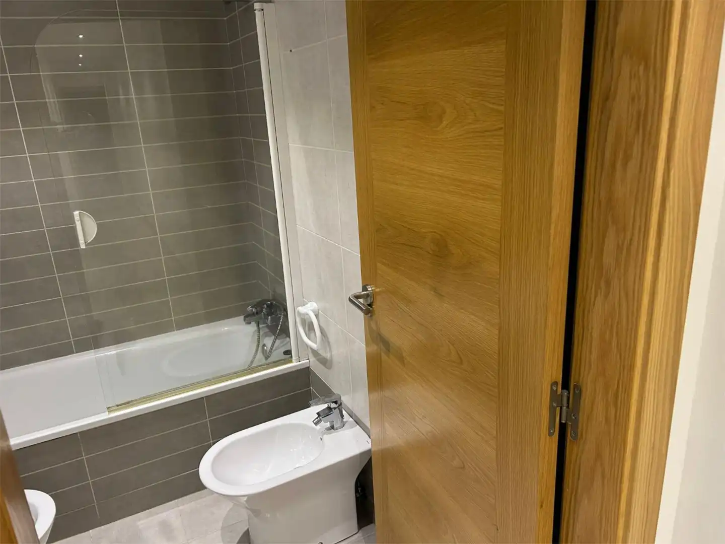 Baño de Piso de alquiler en Vilagarcía de Arousa con Calefacción, Trastero y Amueblado