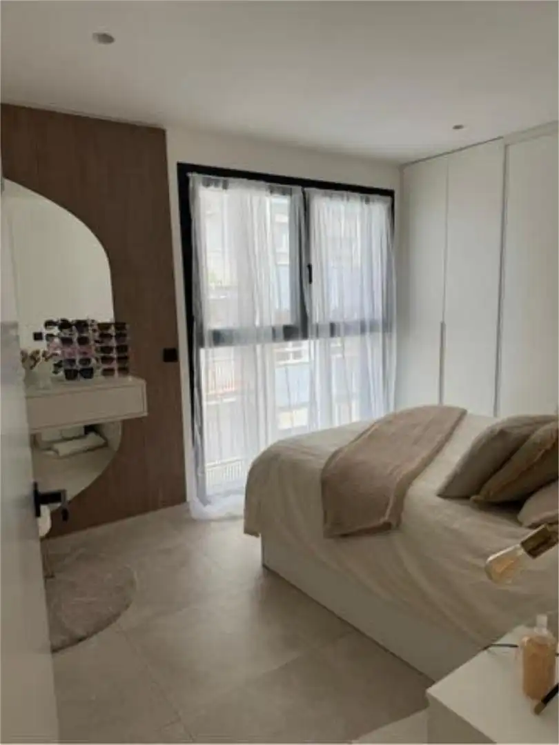 Apartamento en venta en Centro - Muelle Pesquero Habitación de Apartamento en venta en Torrevieja con Terraza